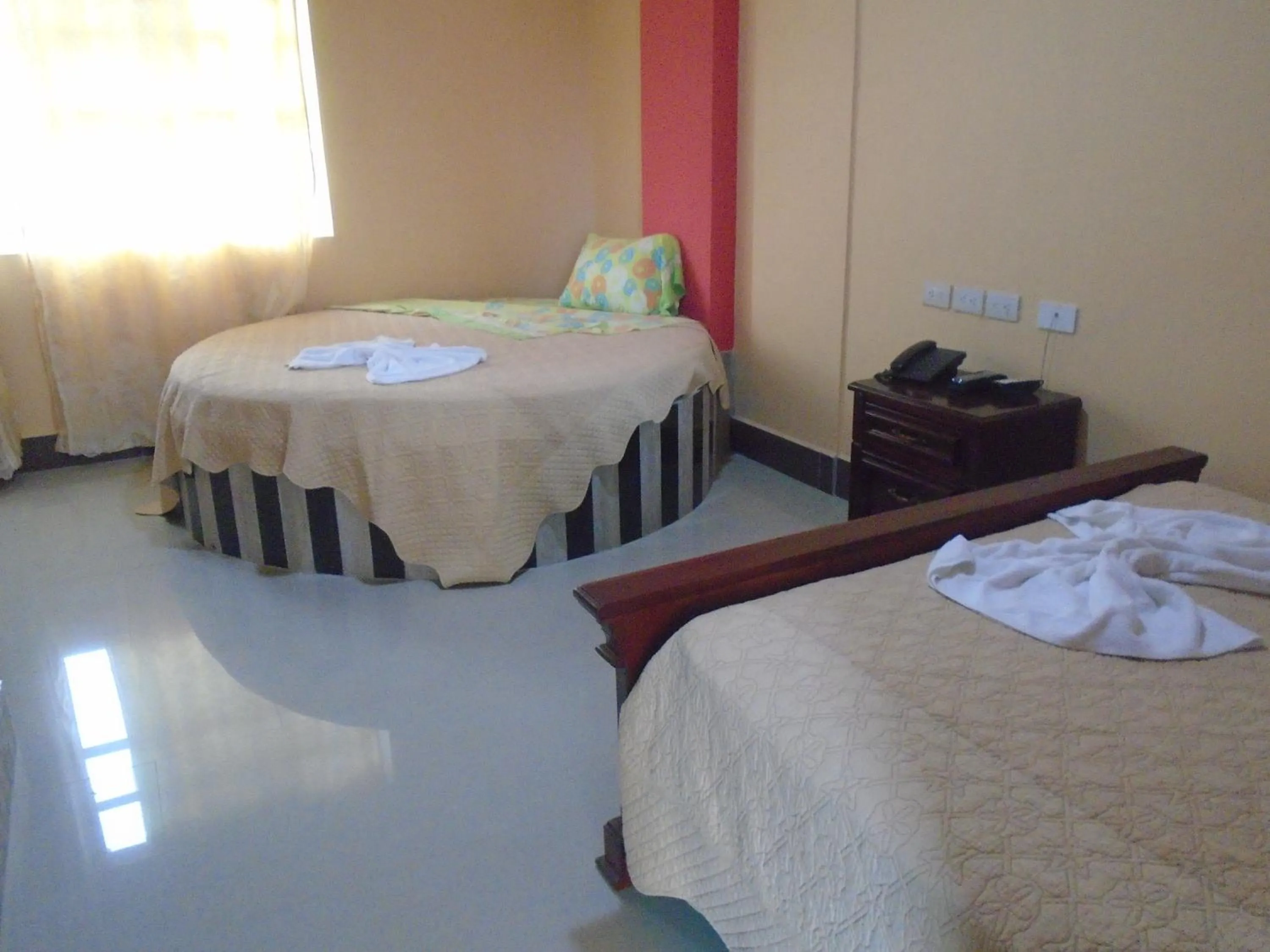 Bedroom, Bed in Hotel Platinum Class