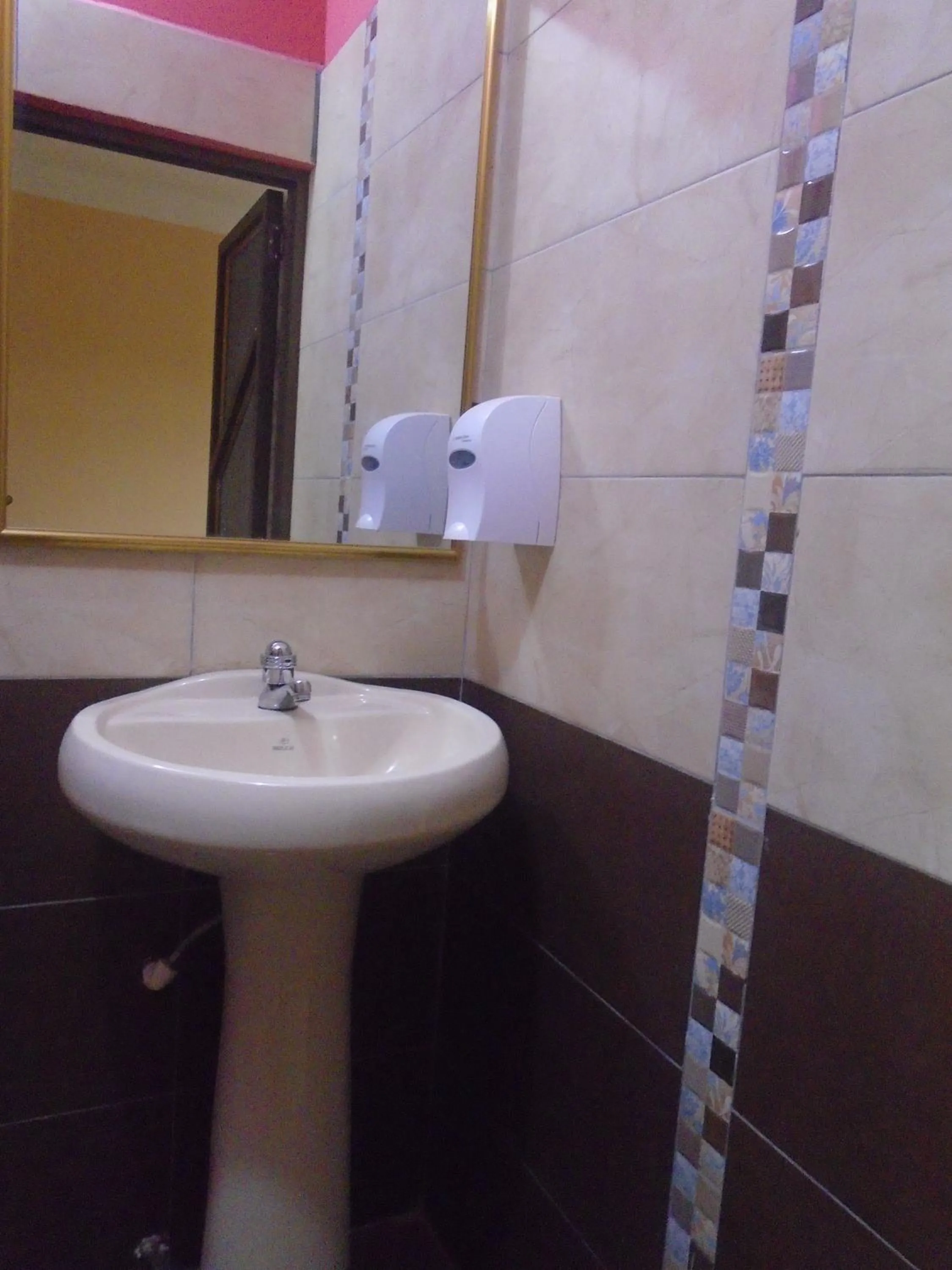 Bathroom in Hotel Platinum Class