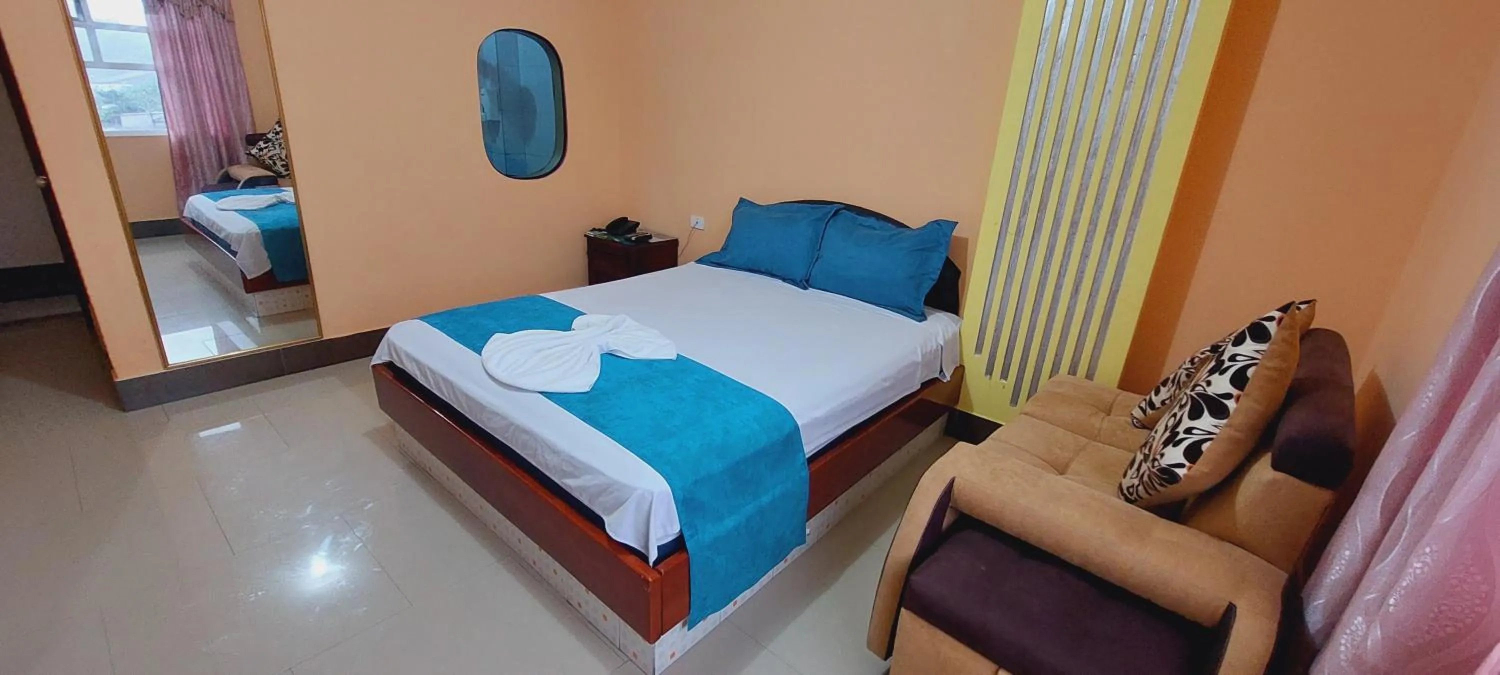 Photo of the whole room, Bed in Hotel Platinum Class