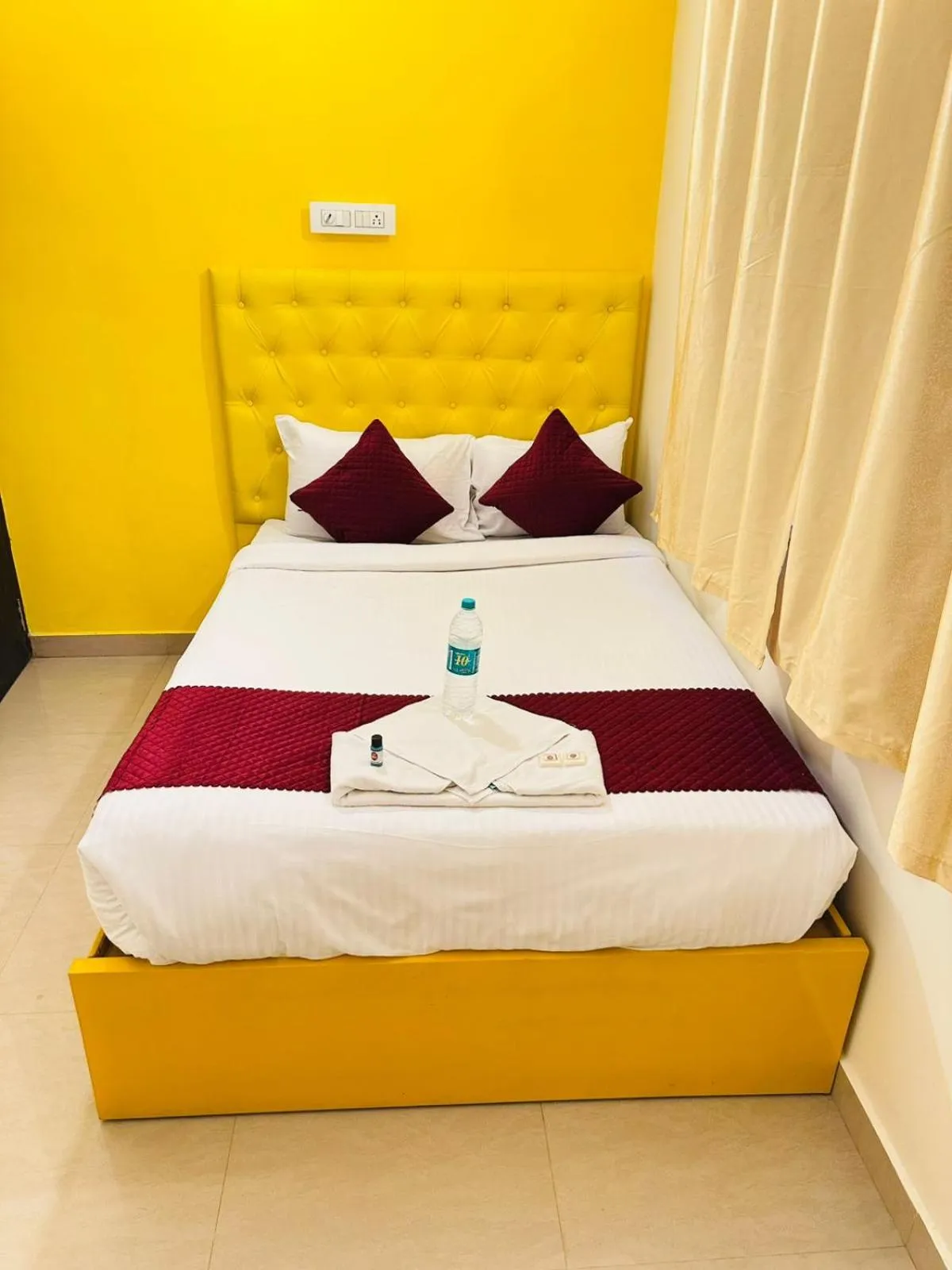 Bedroom, Bed in Hotel SM Stay INN