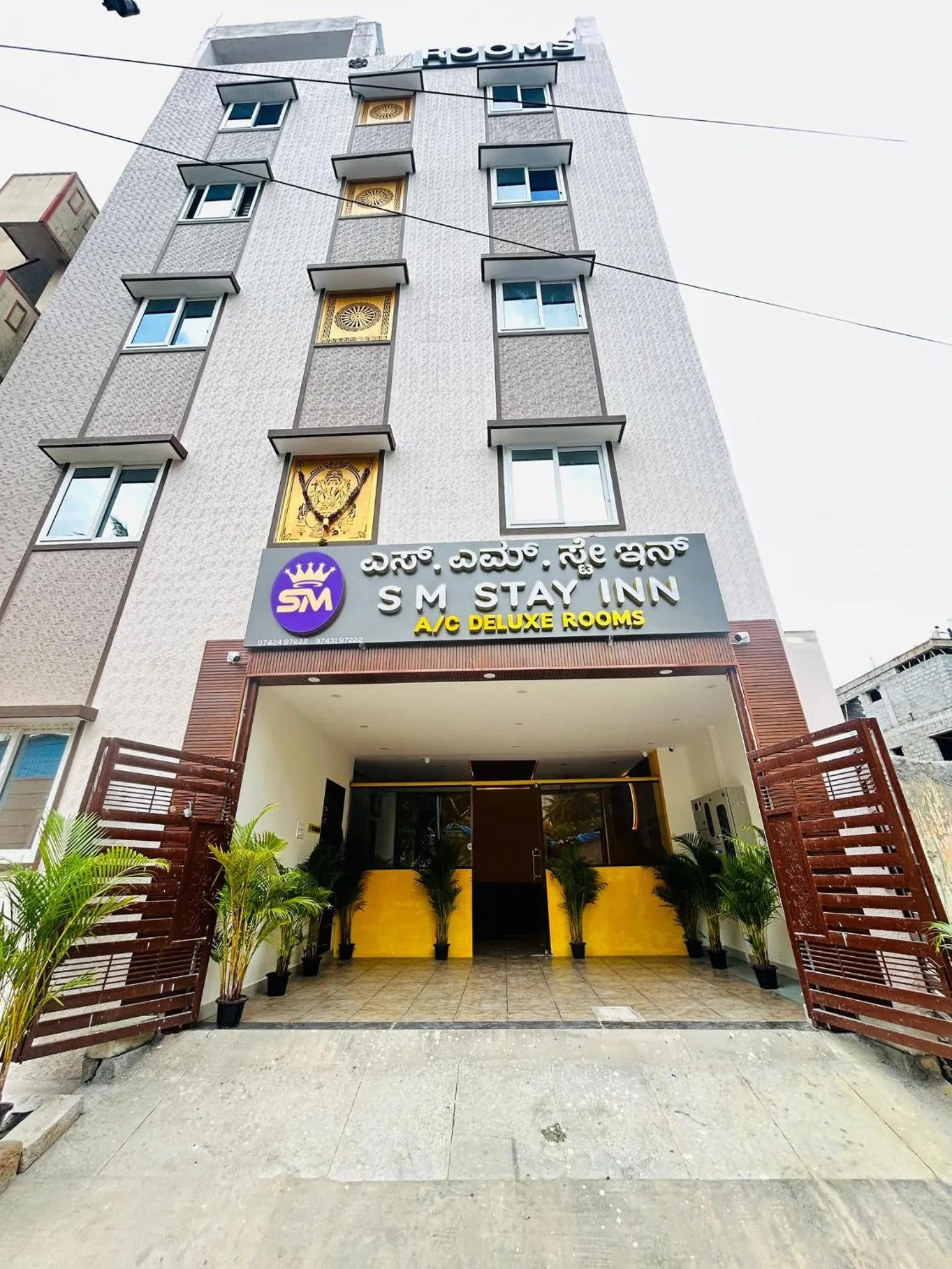 Property building in Hotel SM Stay INN