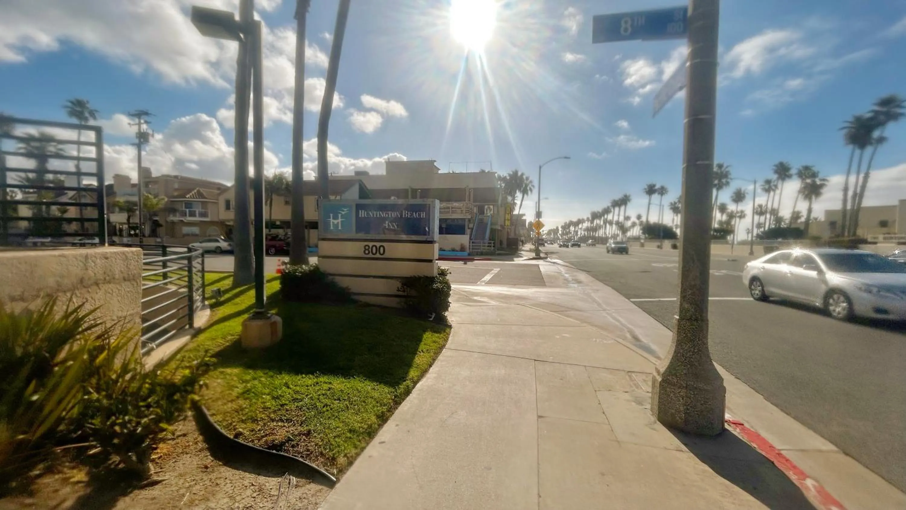 Property building in Huntington Beach Inn