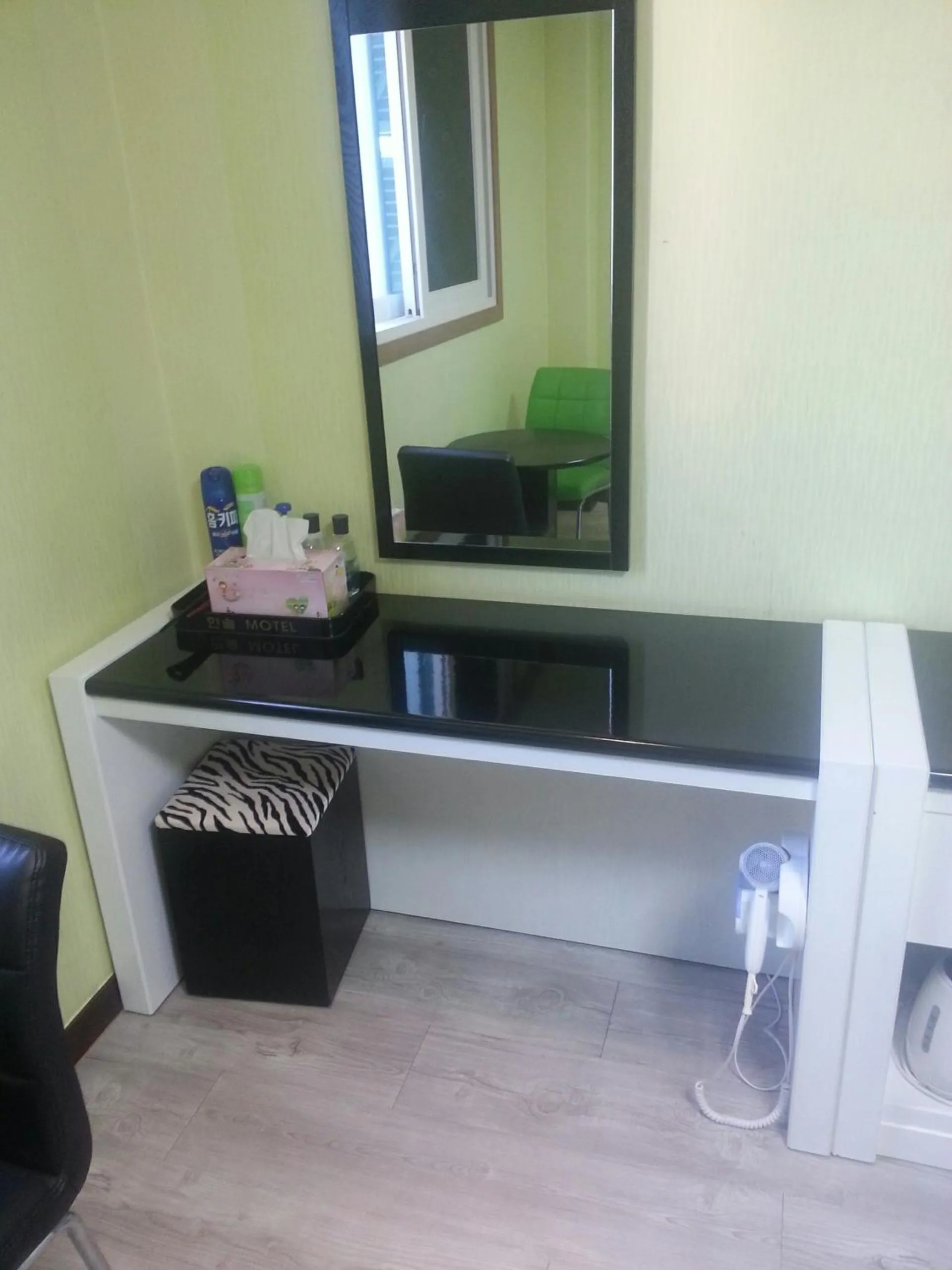 Seating area in Hansol Hotel