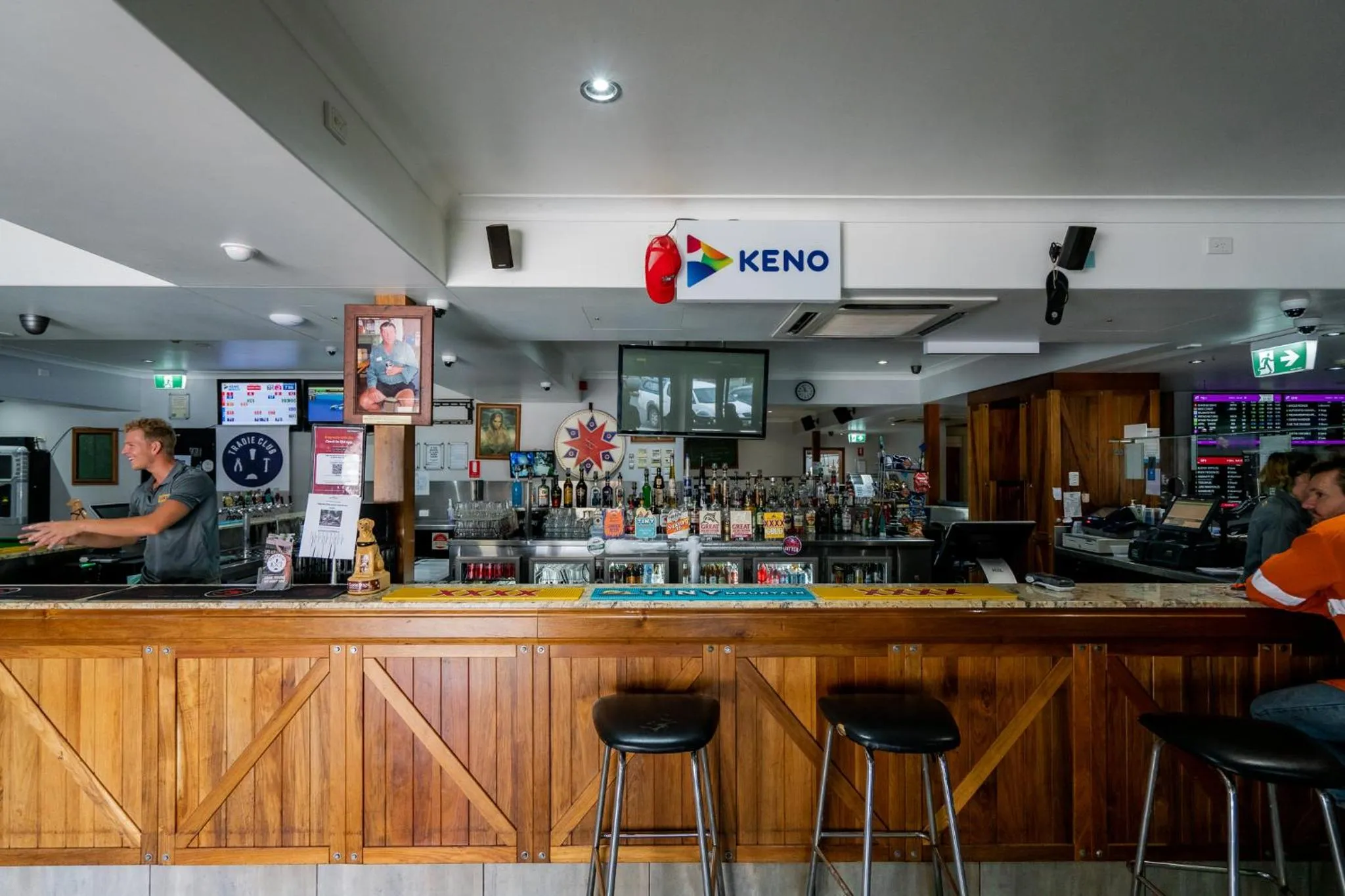 Restaurant/places to eat in Capella Hotel Motel