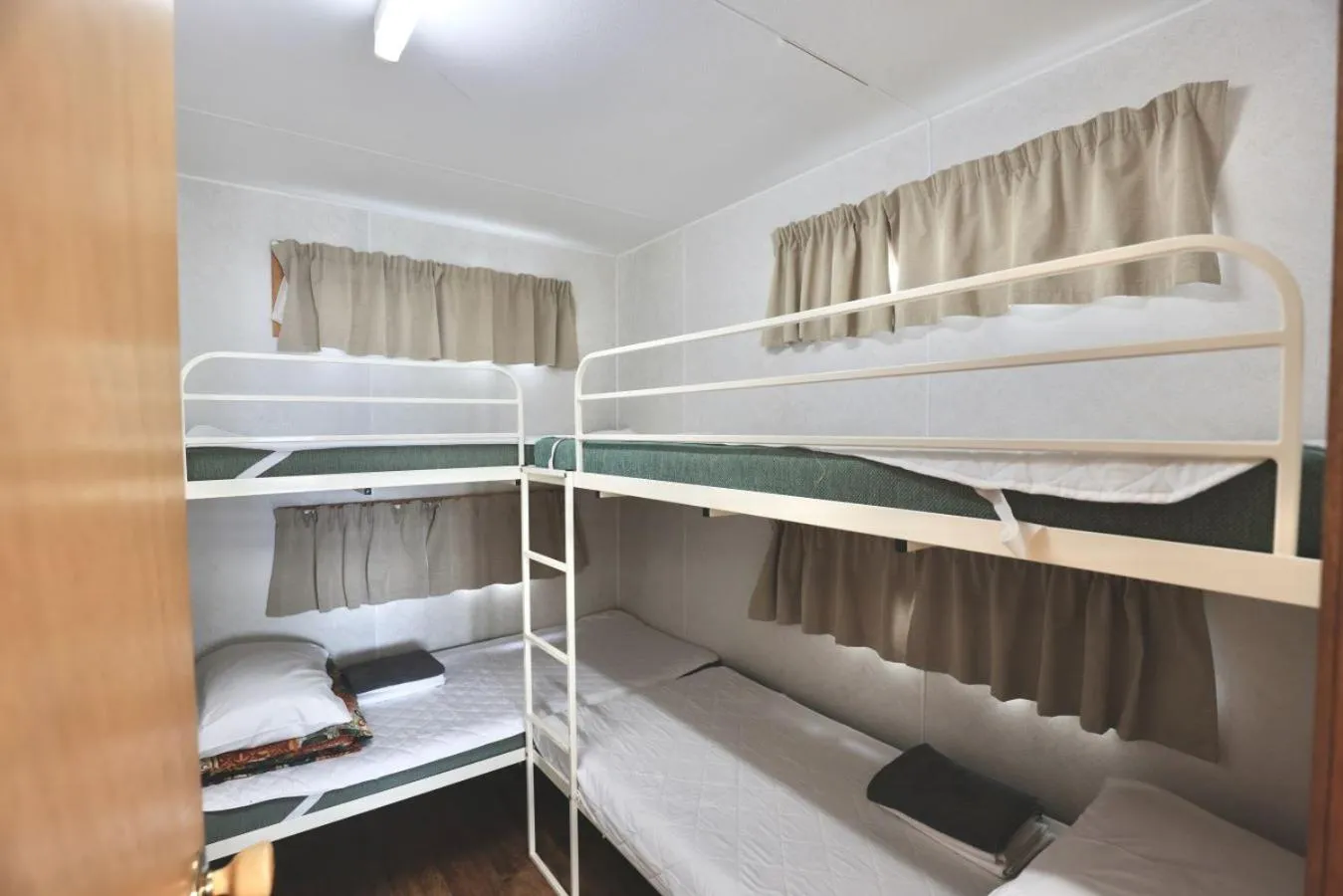 Bedroom, Bed in Sea Vu Caravan Park