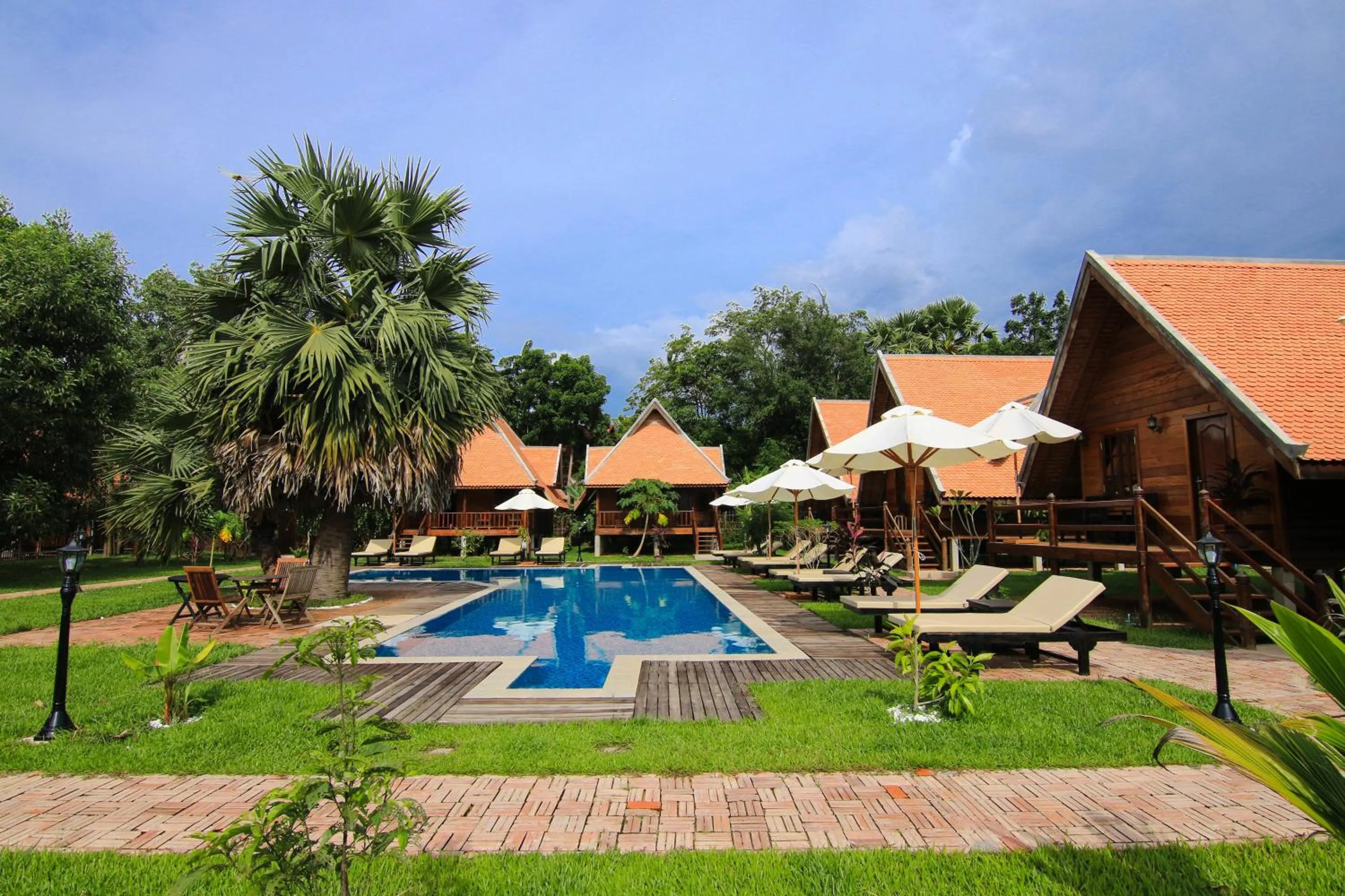 Swimming pool in Angkor Heart Bungalow