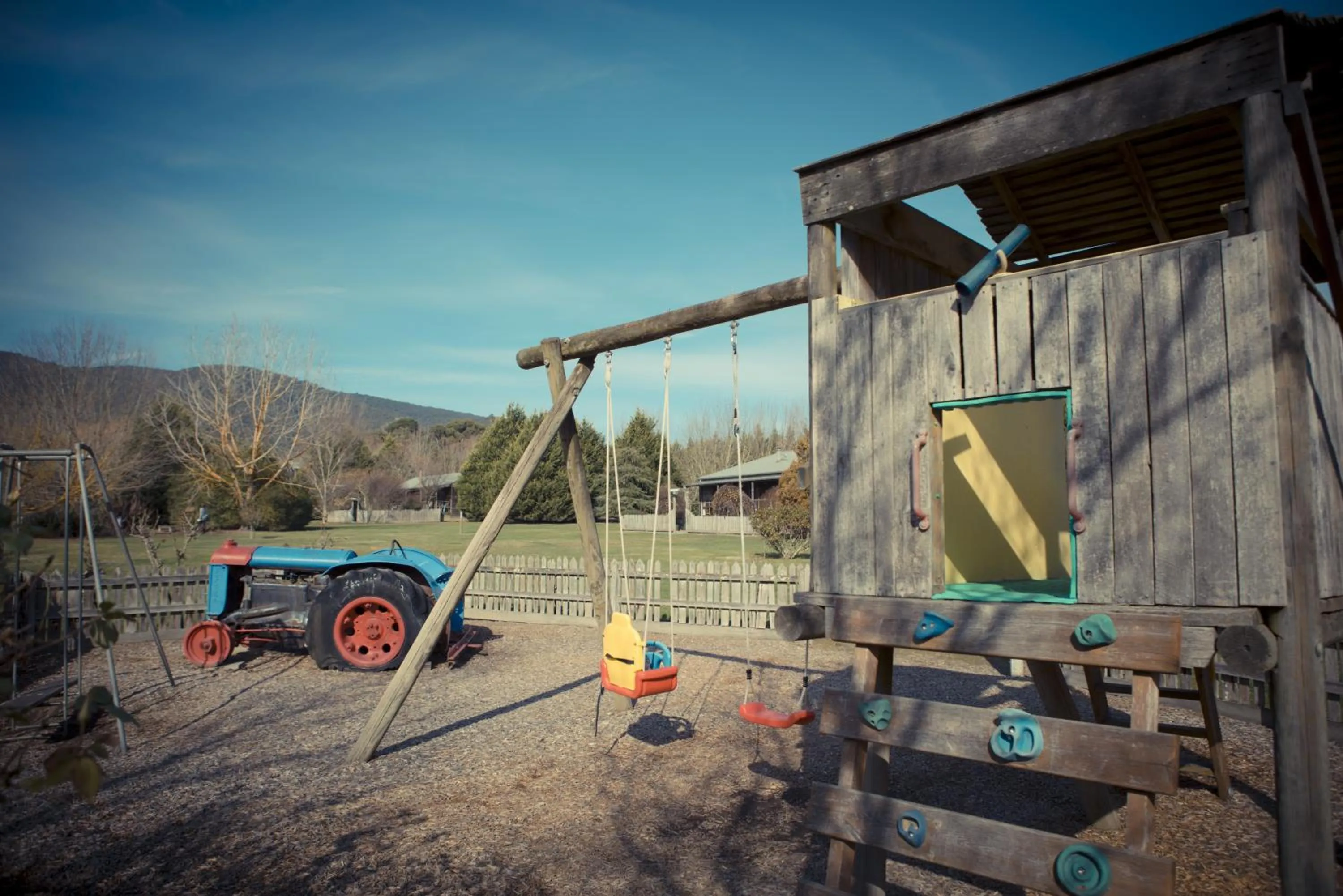 Children play ground in Sanctuary Park Cottages