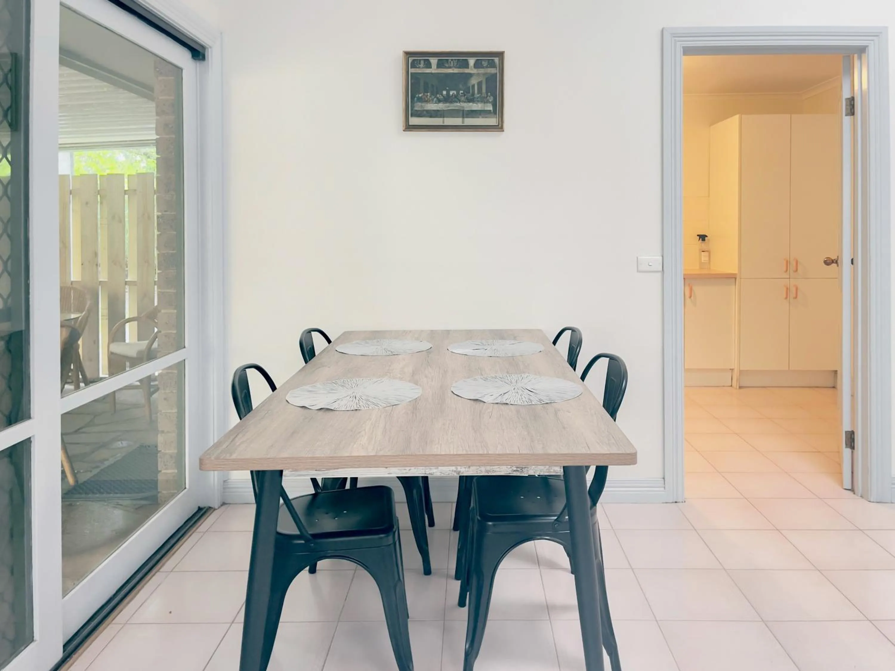 Dining area in Sanctuary Park Cottages