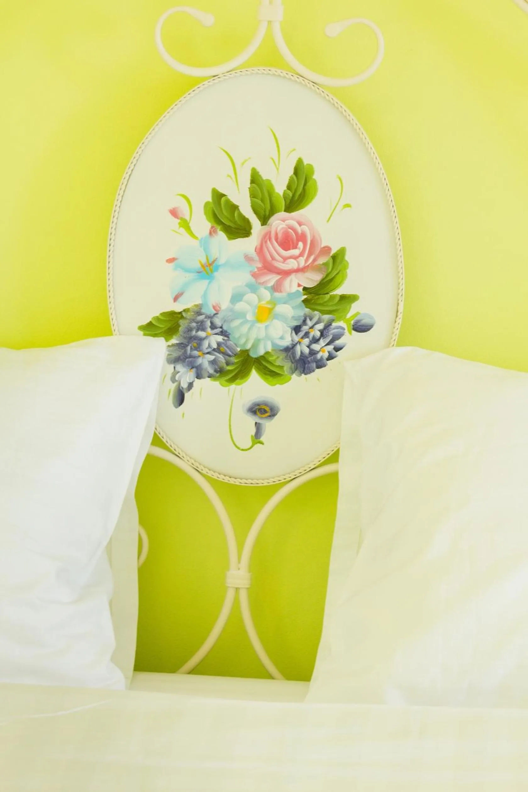 Bed in Takanta Place