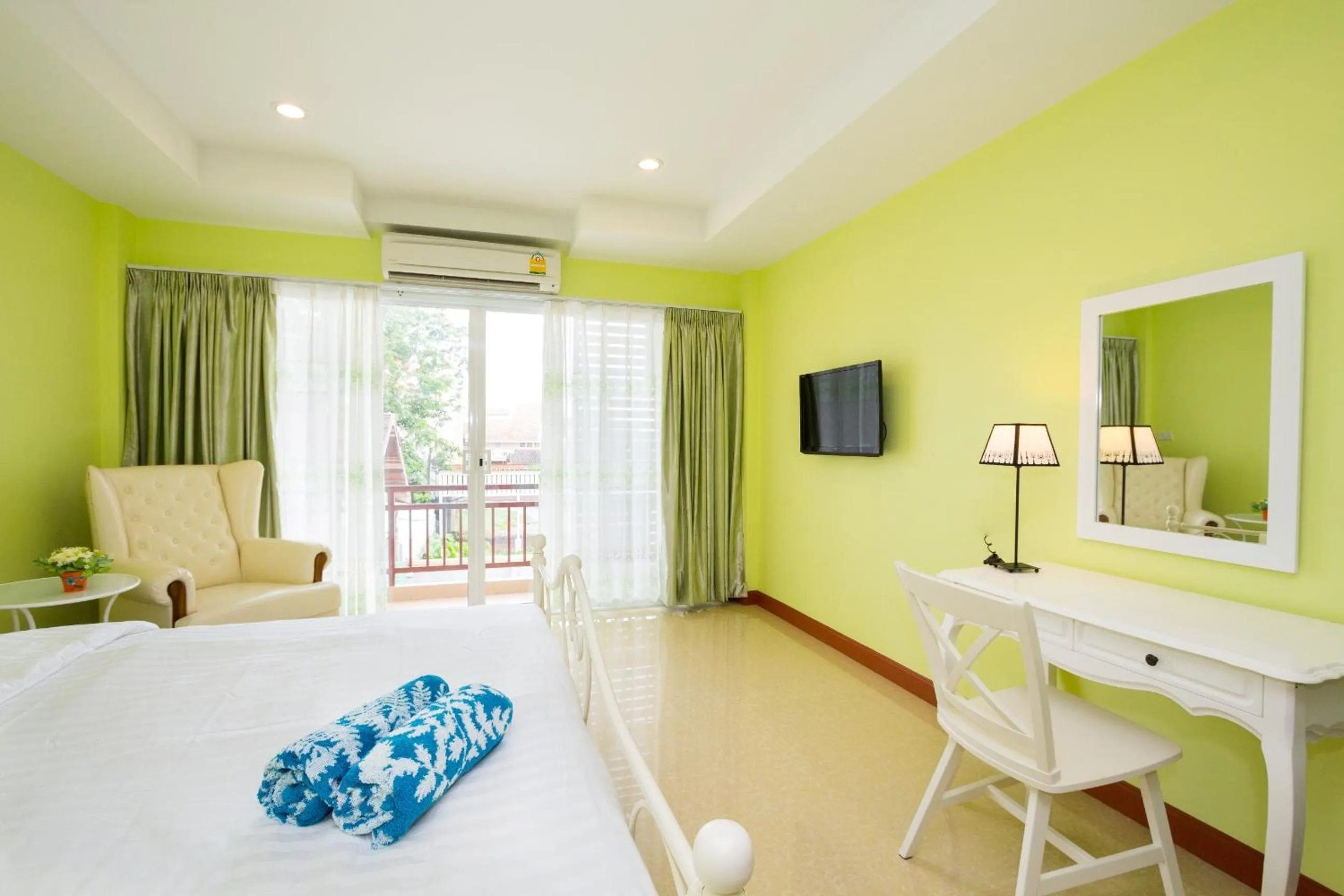 Bed in Takanta Place