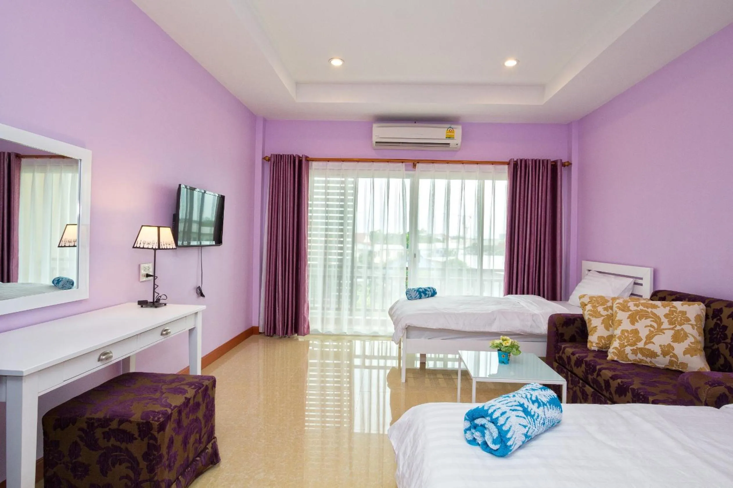 Bed in Takanta Place