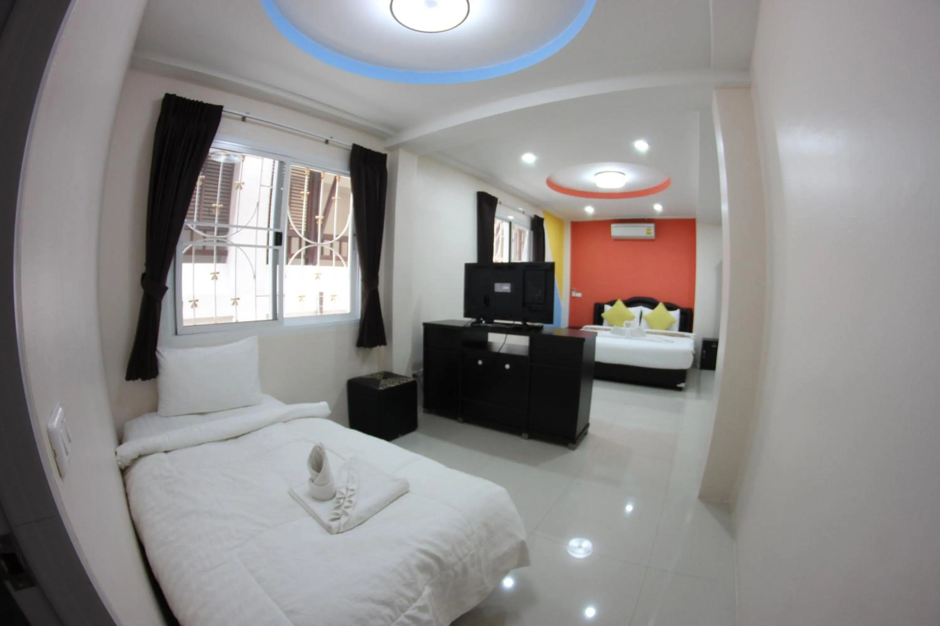 Photo of the whole room, Bed in Tulip Inn