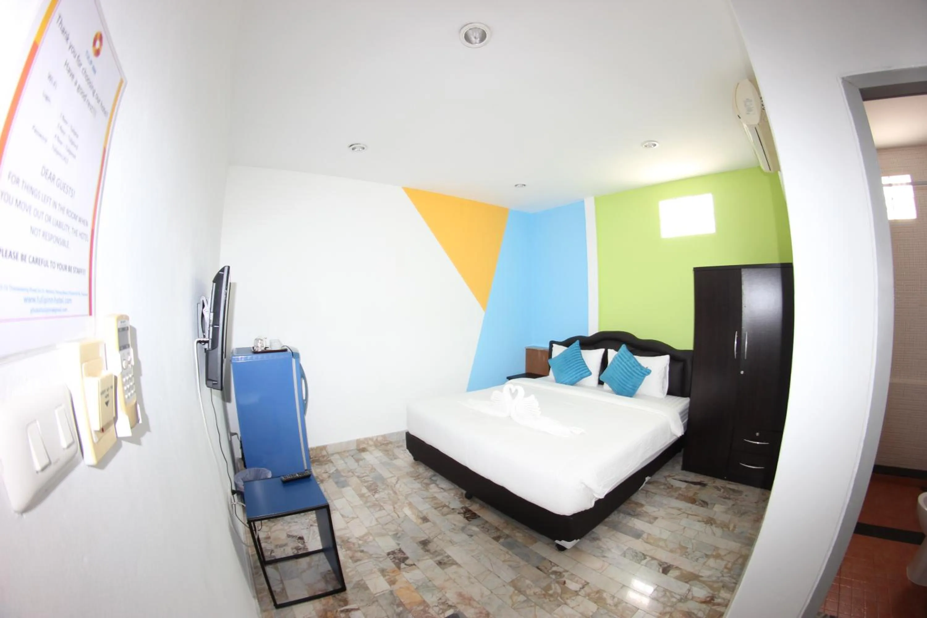 Photo of the whole room, Bed in Tulip Inn