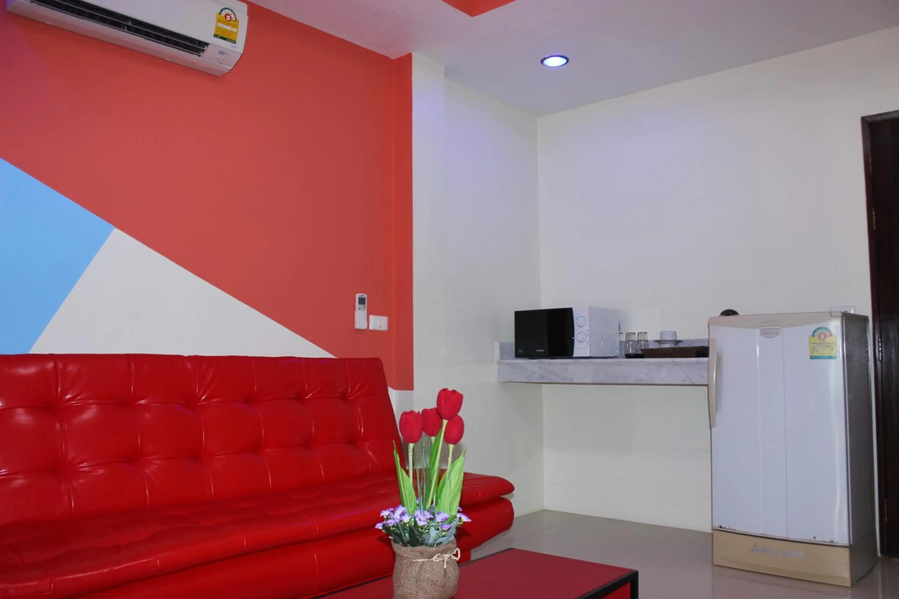 Seating area in Tulip Inn