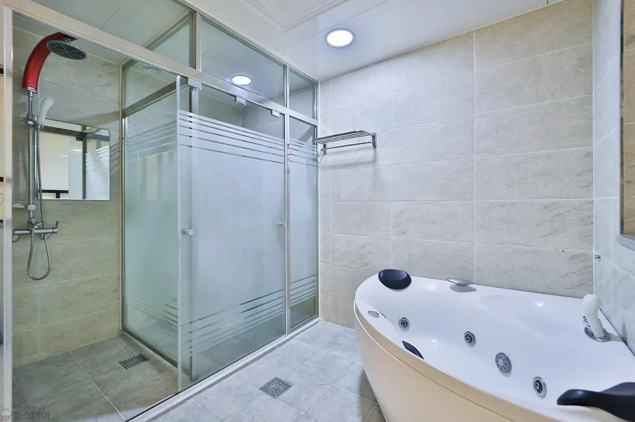 Shower in Time Hotel