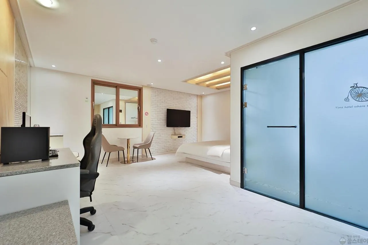 Seating area in Time Hotel