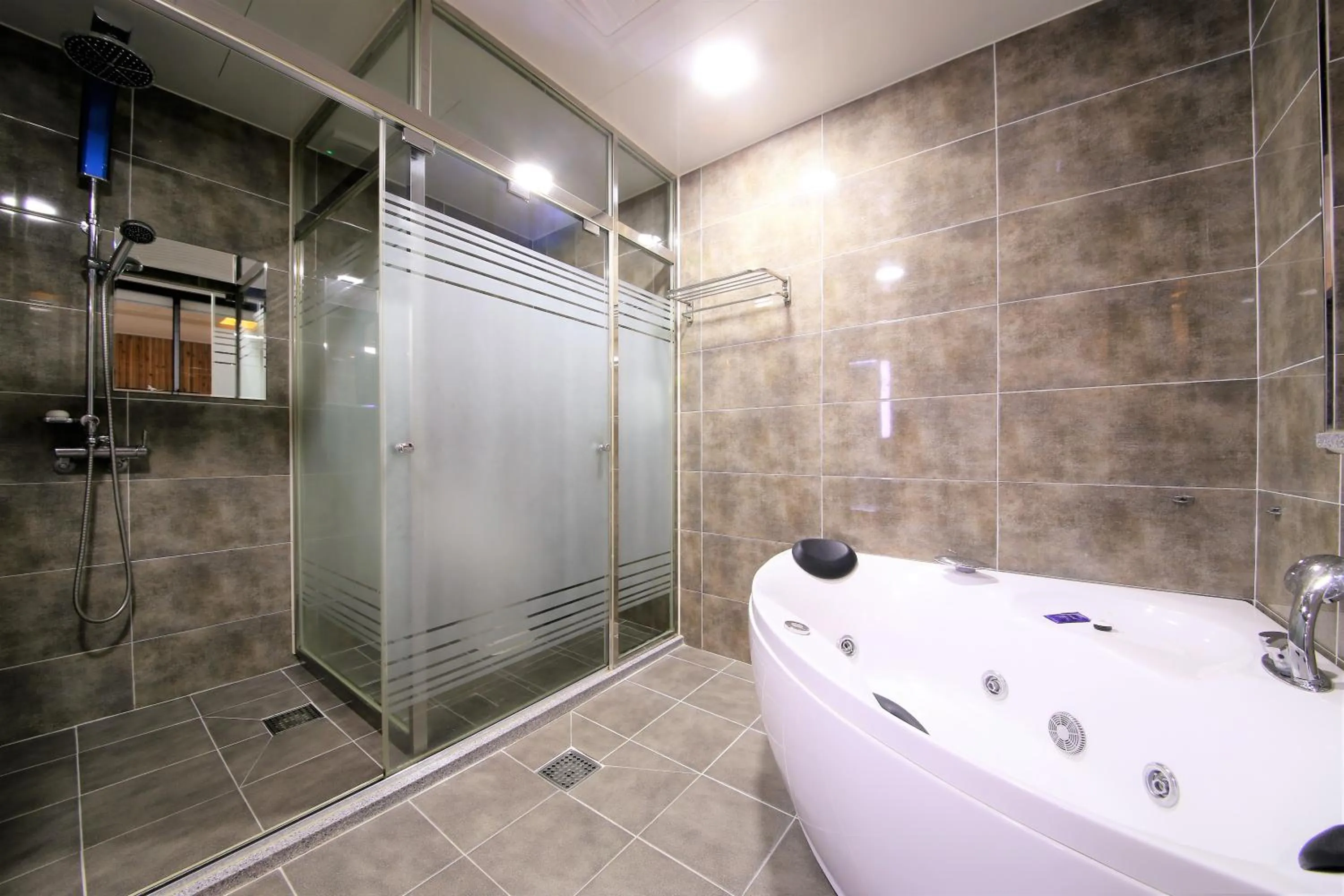 Shower in Time Hotel