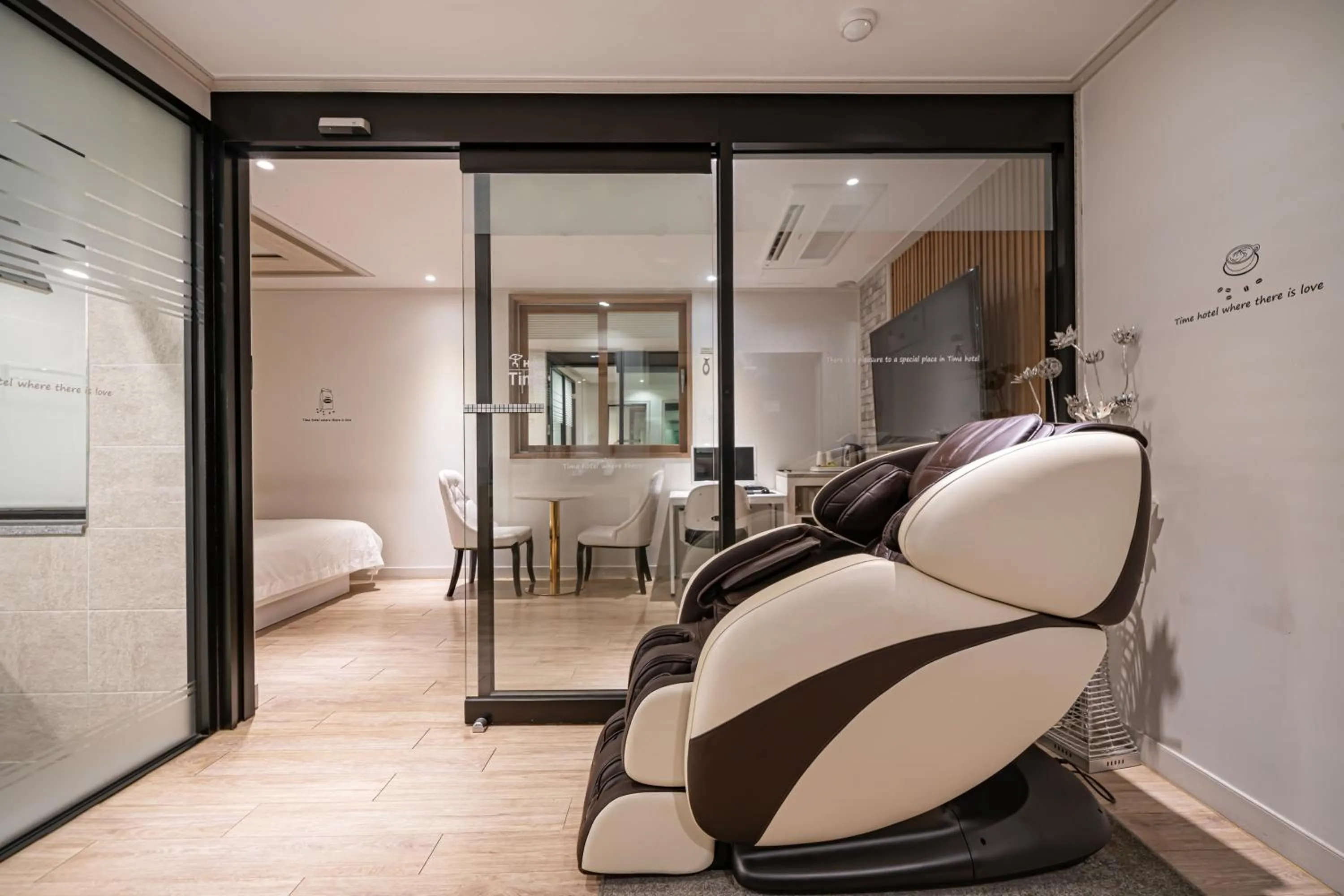 Seating area, Bed in Time Hotel