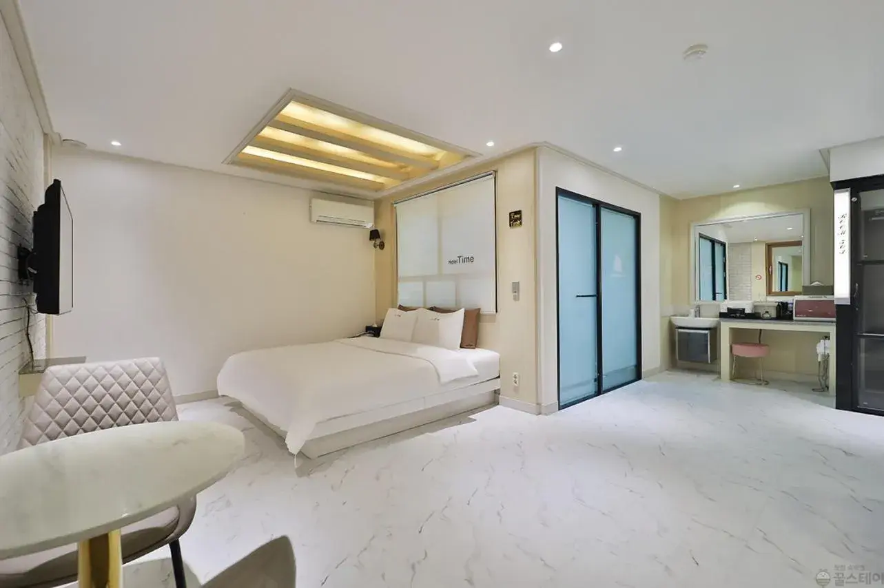 Superior Double Room in Time Hotel Superior Double Room in Time Hotel