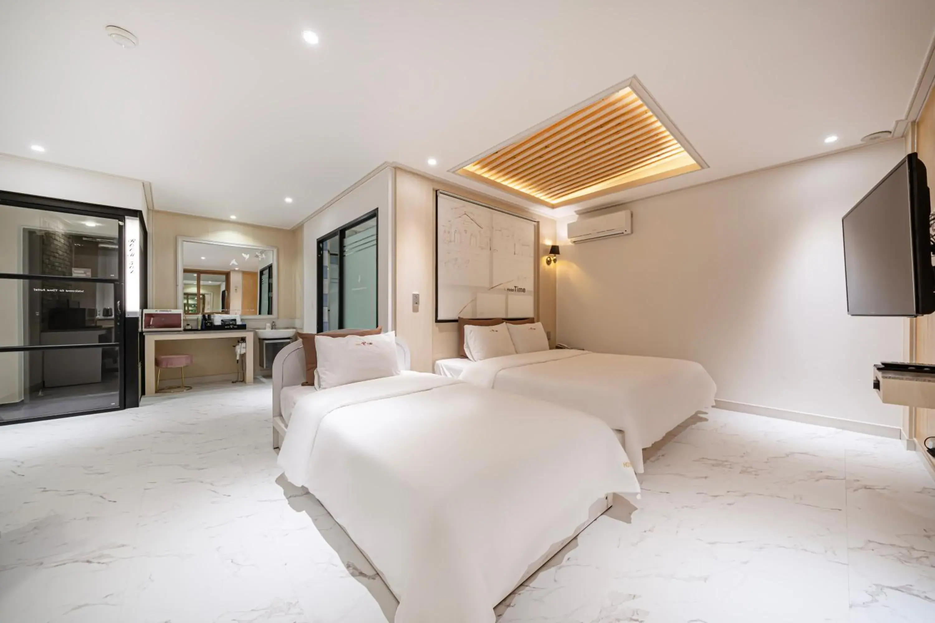 Large Twin Room in Time Hotel Large Twin Room in Time Hotel