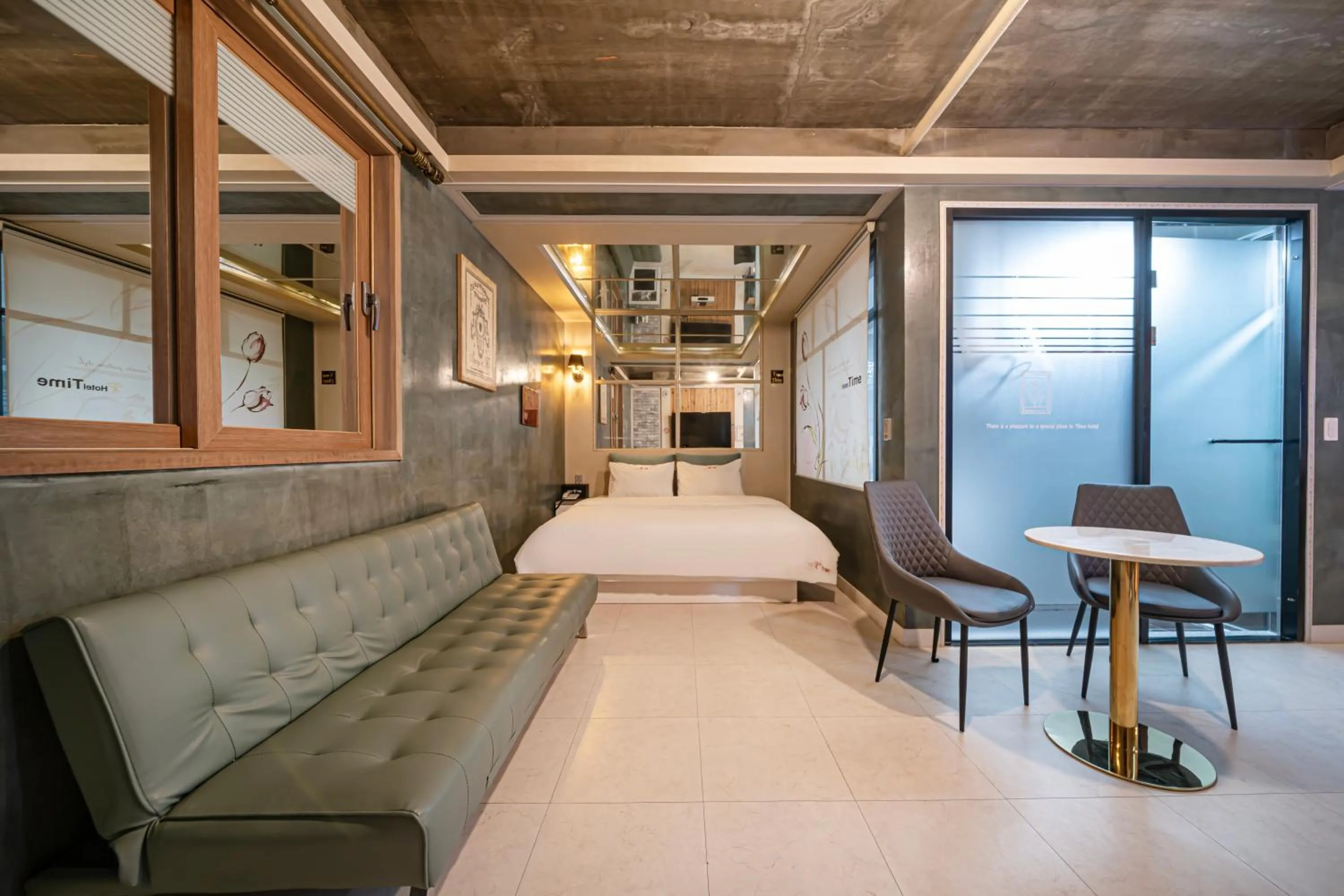 Living room in Time Hotel