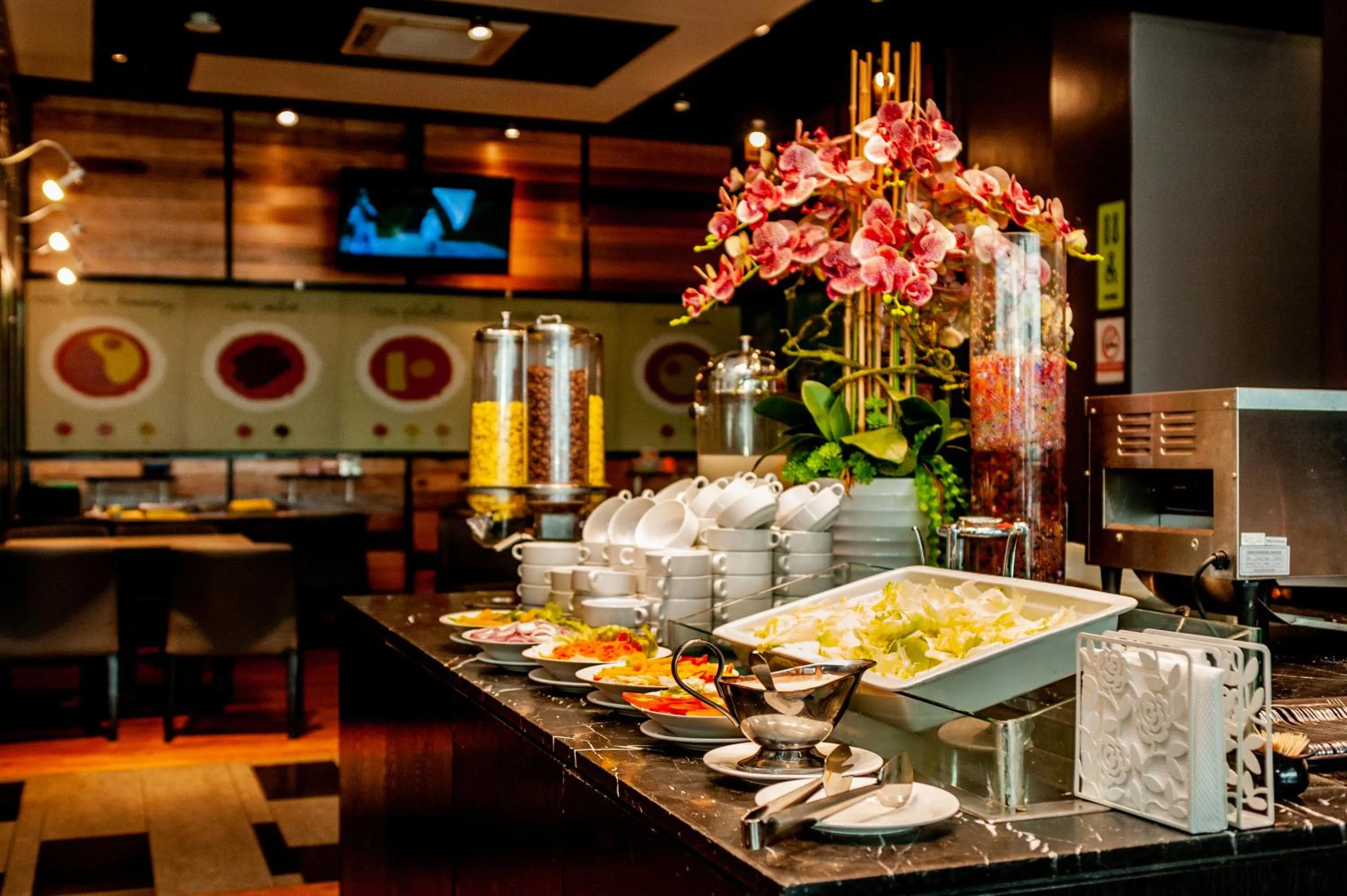 Restaurant/places to eat in KIP Hotel