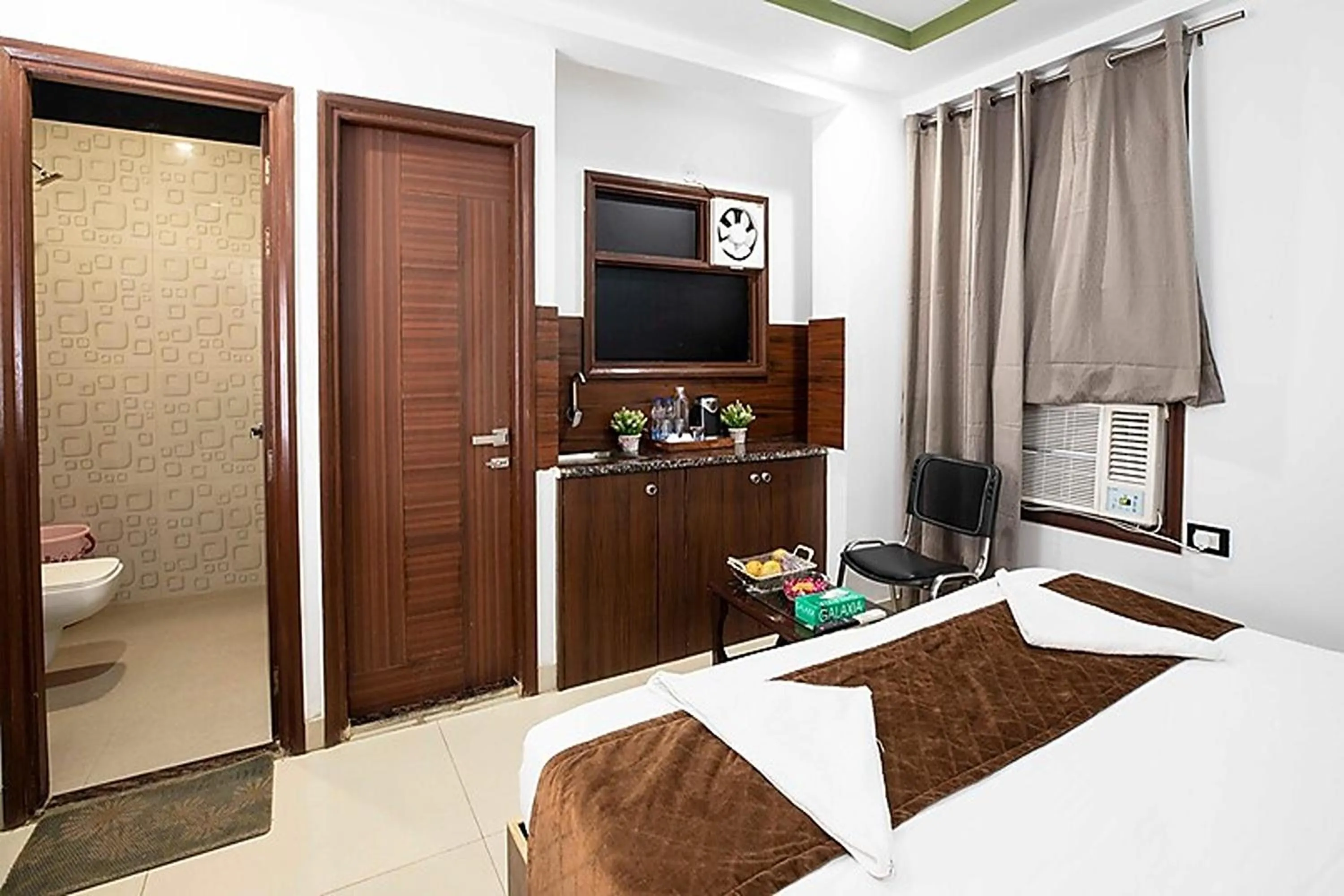 Bed in HR Grand Hotel