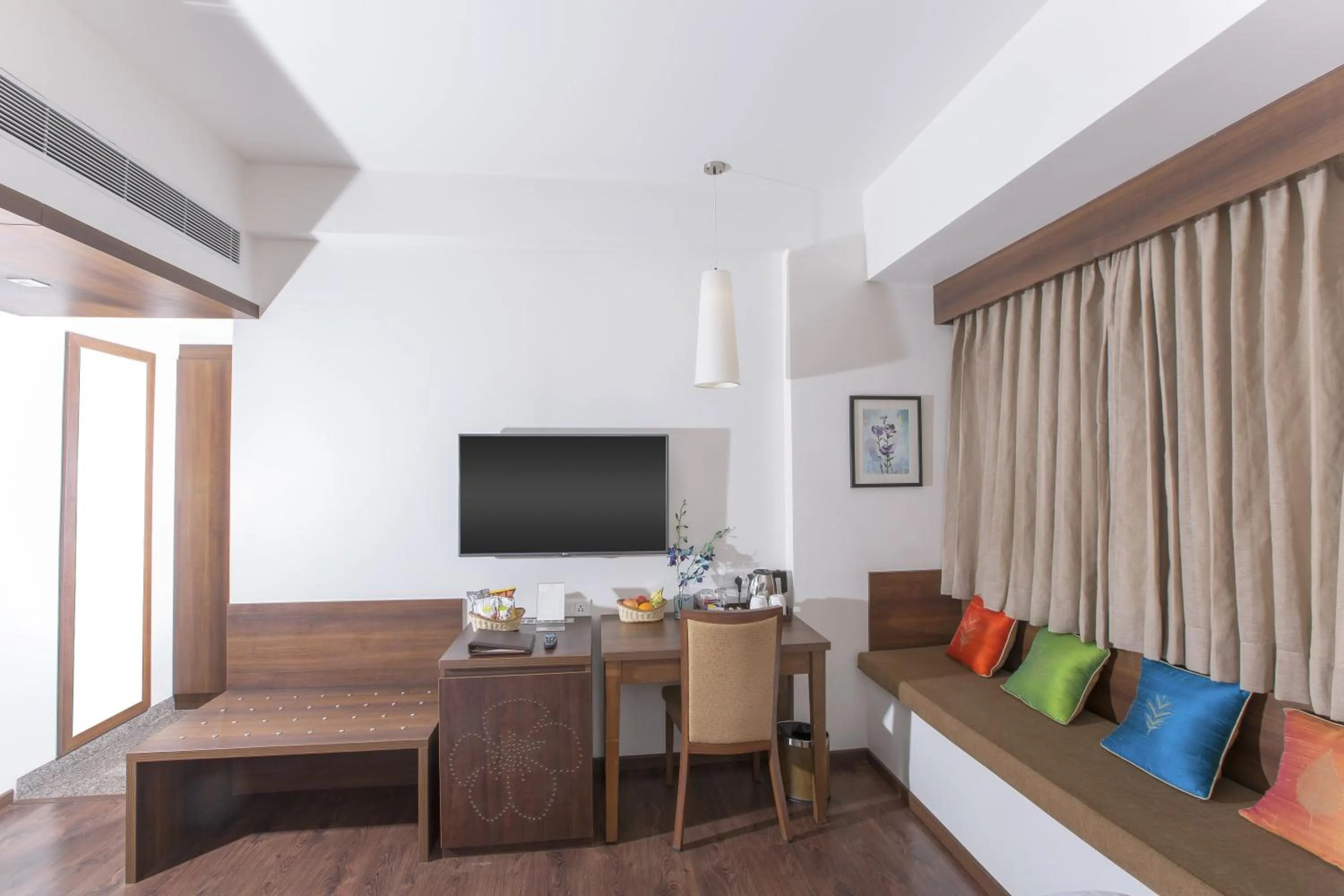 TV and multimedia in Temple Tree Hotel