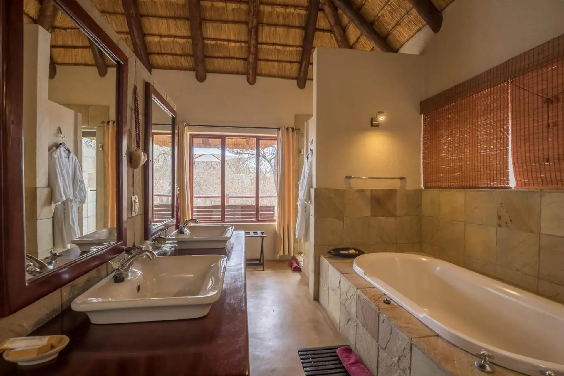 Superior Suite - single occupancy in Karongwe- Shiduli Safari Lodge Superior Suite - single occupancy in Karongwe- Shiduli Safari Lodge
