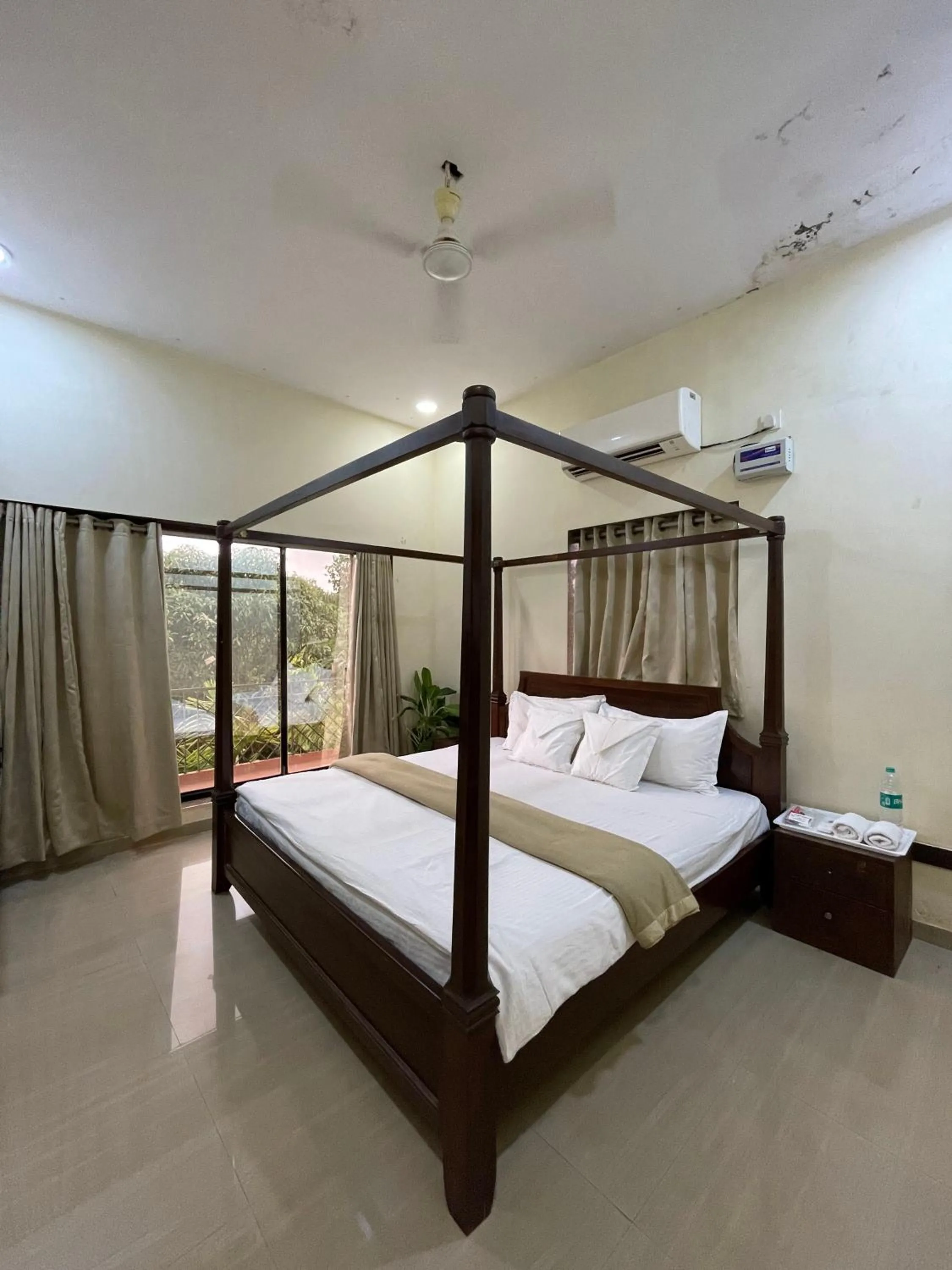 Bed in Surve Natures Resort - Chiplun