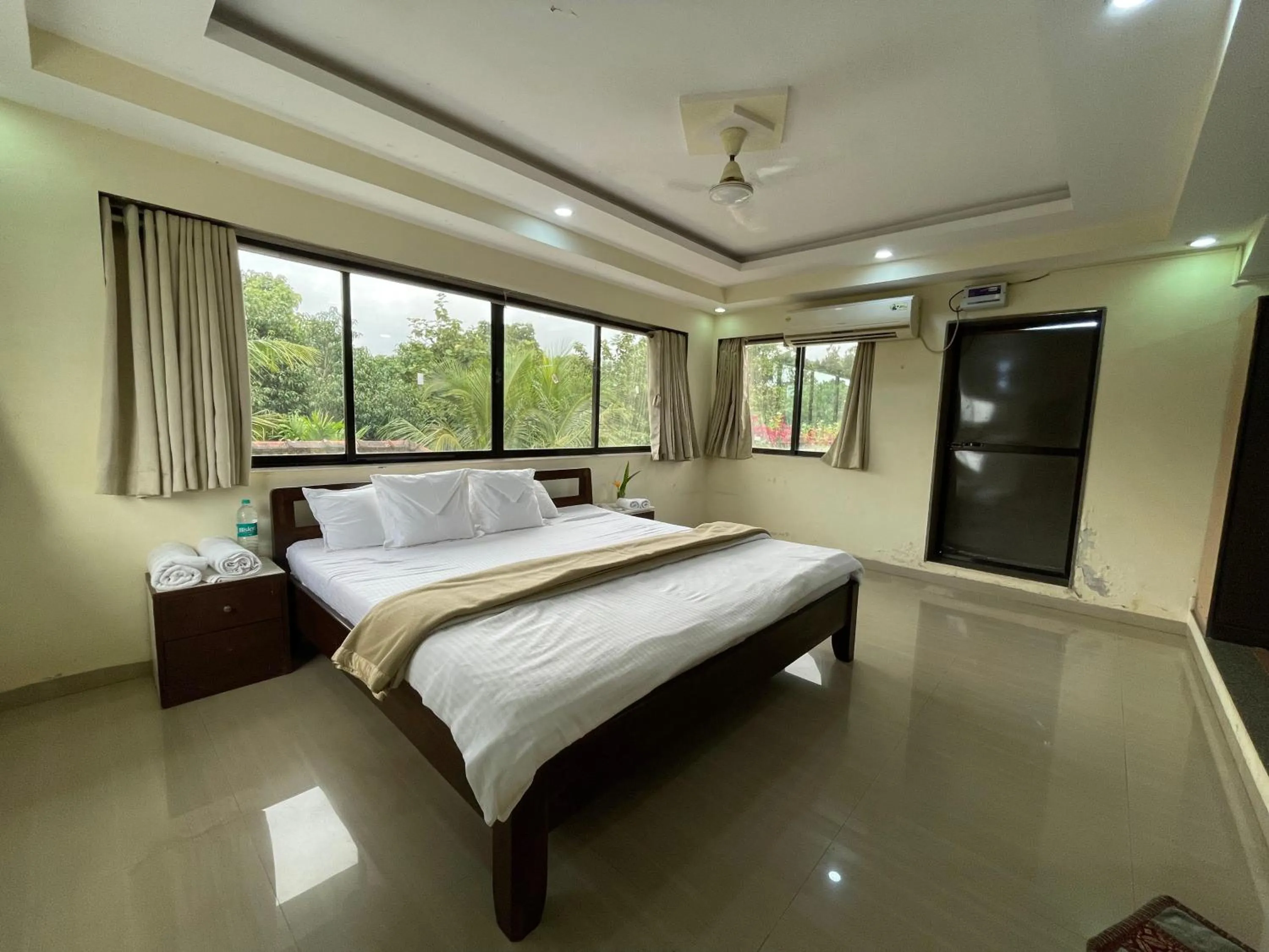Bed in Surve Natures Resort - Chiplun