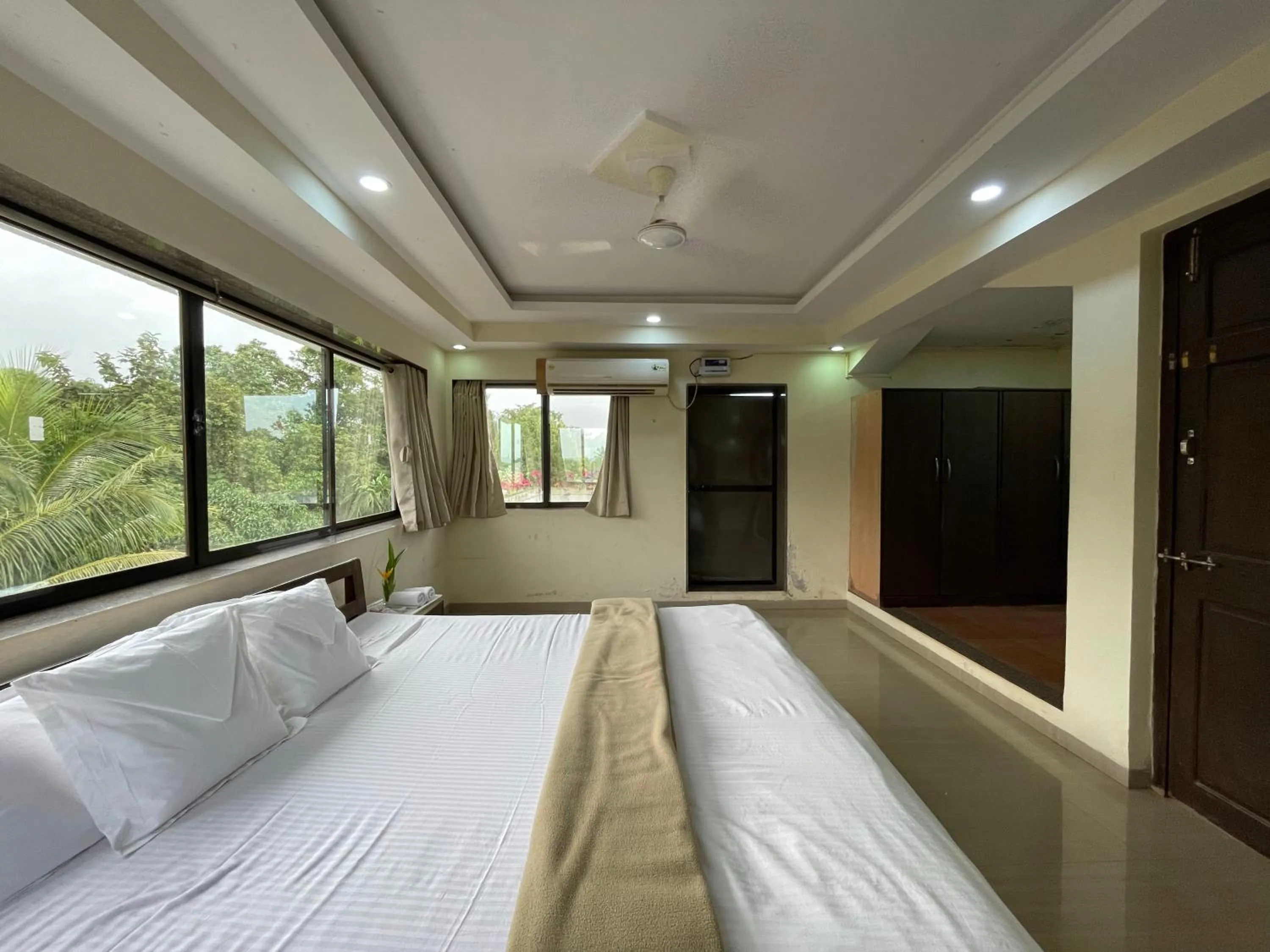 Bed in Surve Natures Resort - Chiplun
