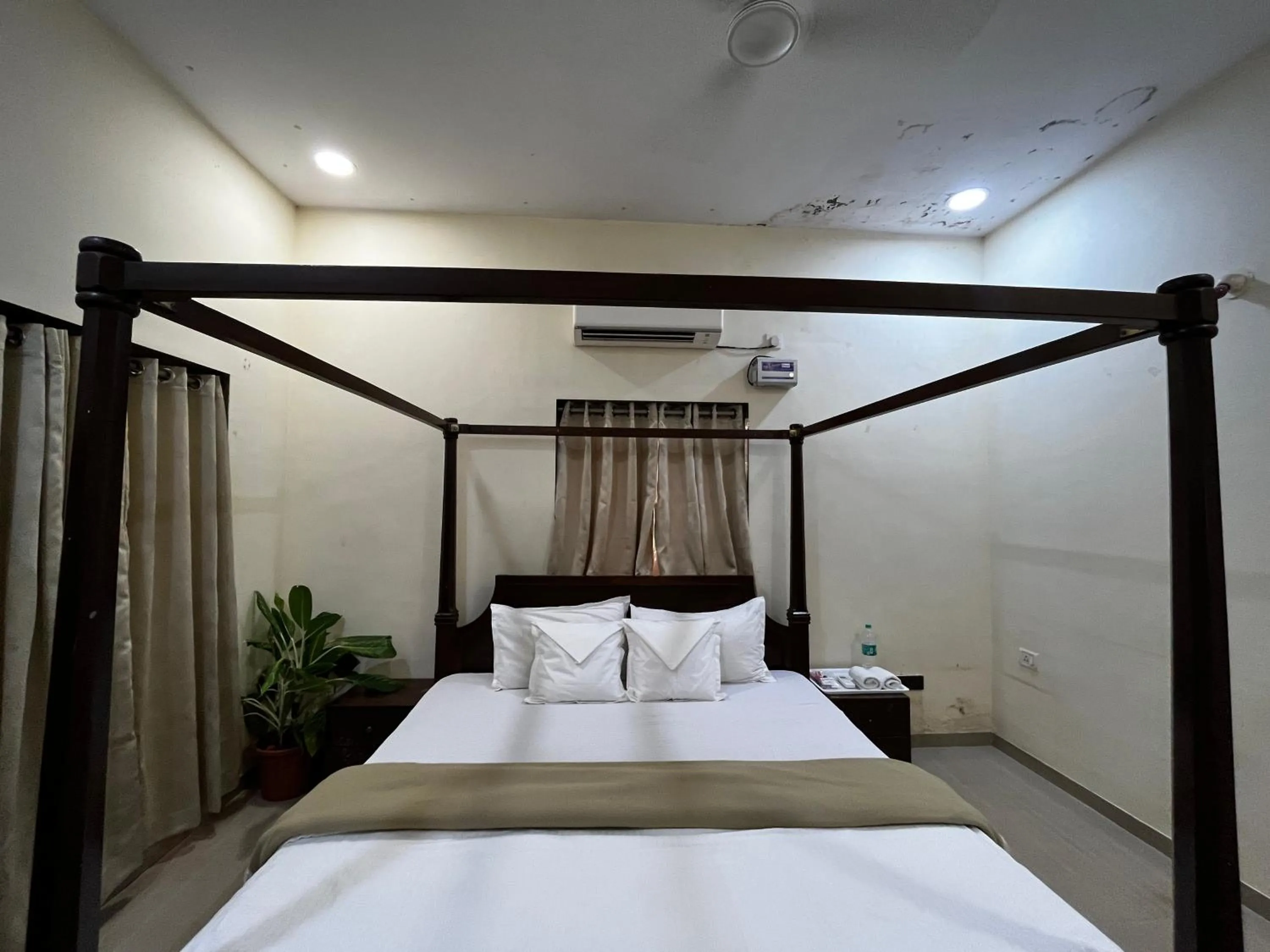 Bed in Surve Natures Resort - Chiplun