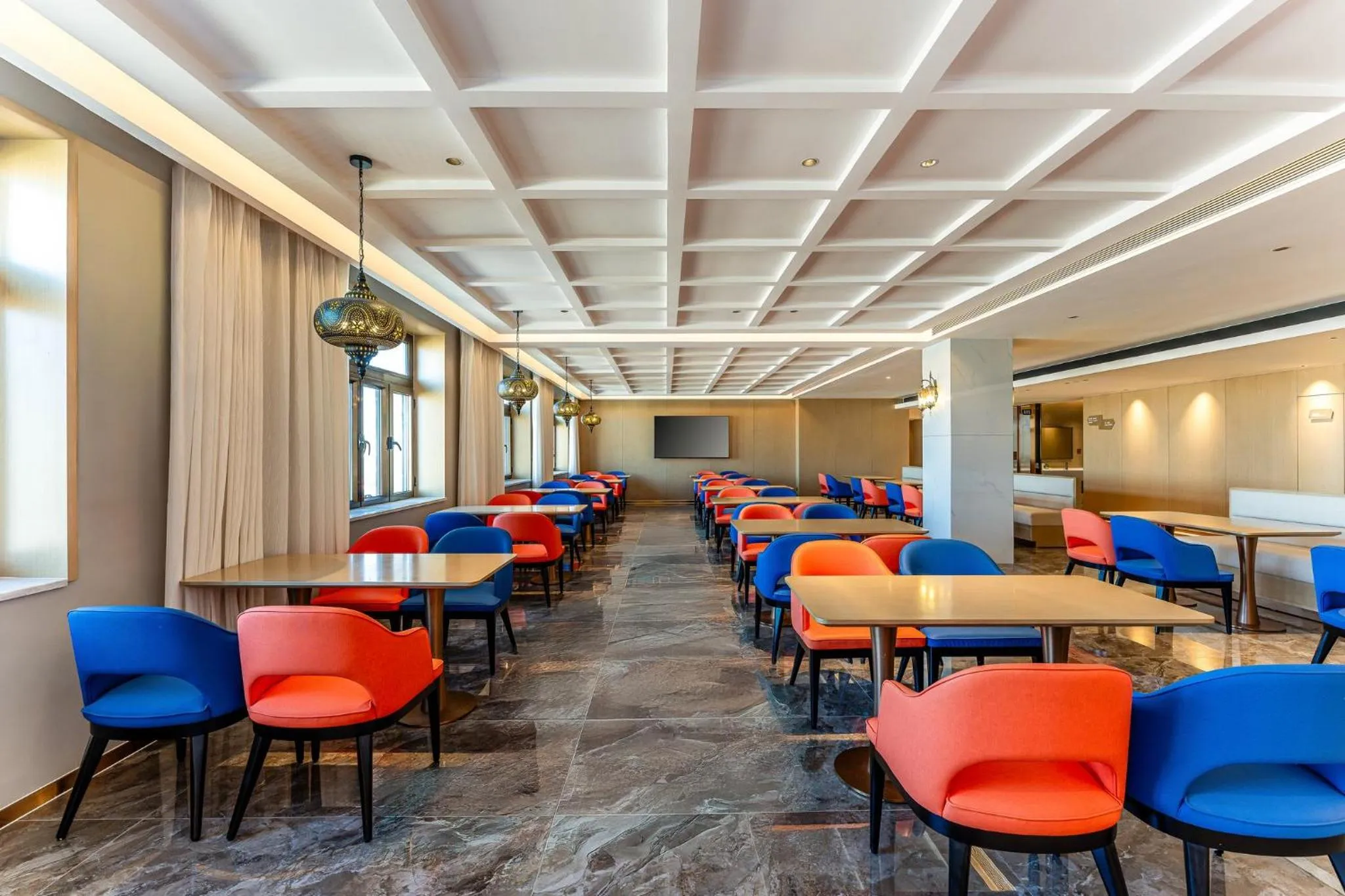 Restaurant/places to eat in Holiday Inn Express Kashgar Downtown by IHG