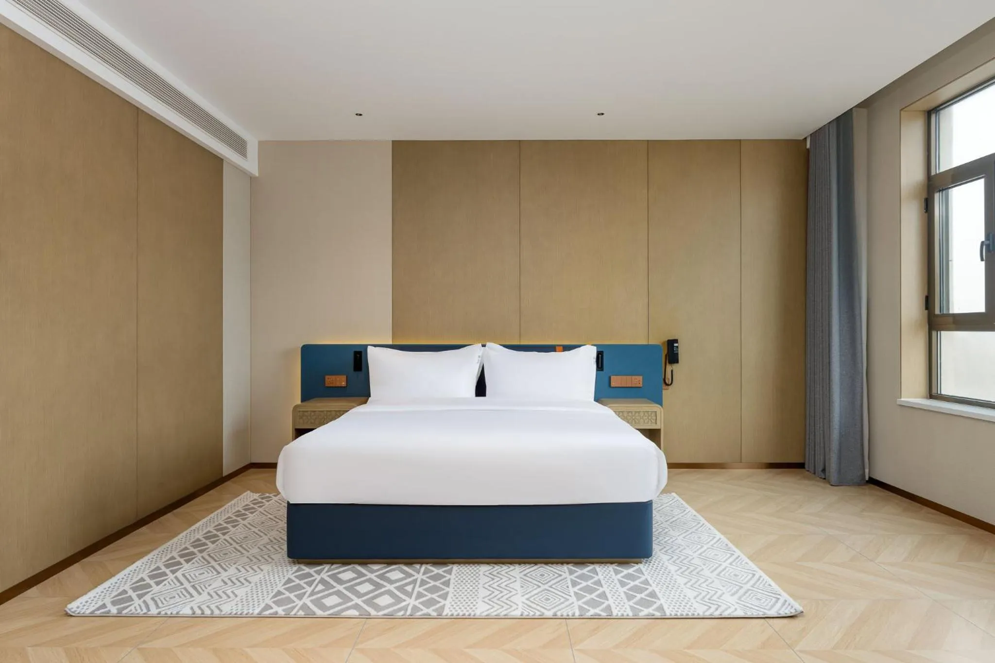 Photo of the whole room, Bed in Holiday Inn Express Kashgar Downtown by IHG