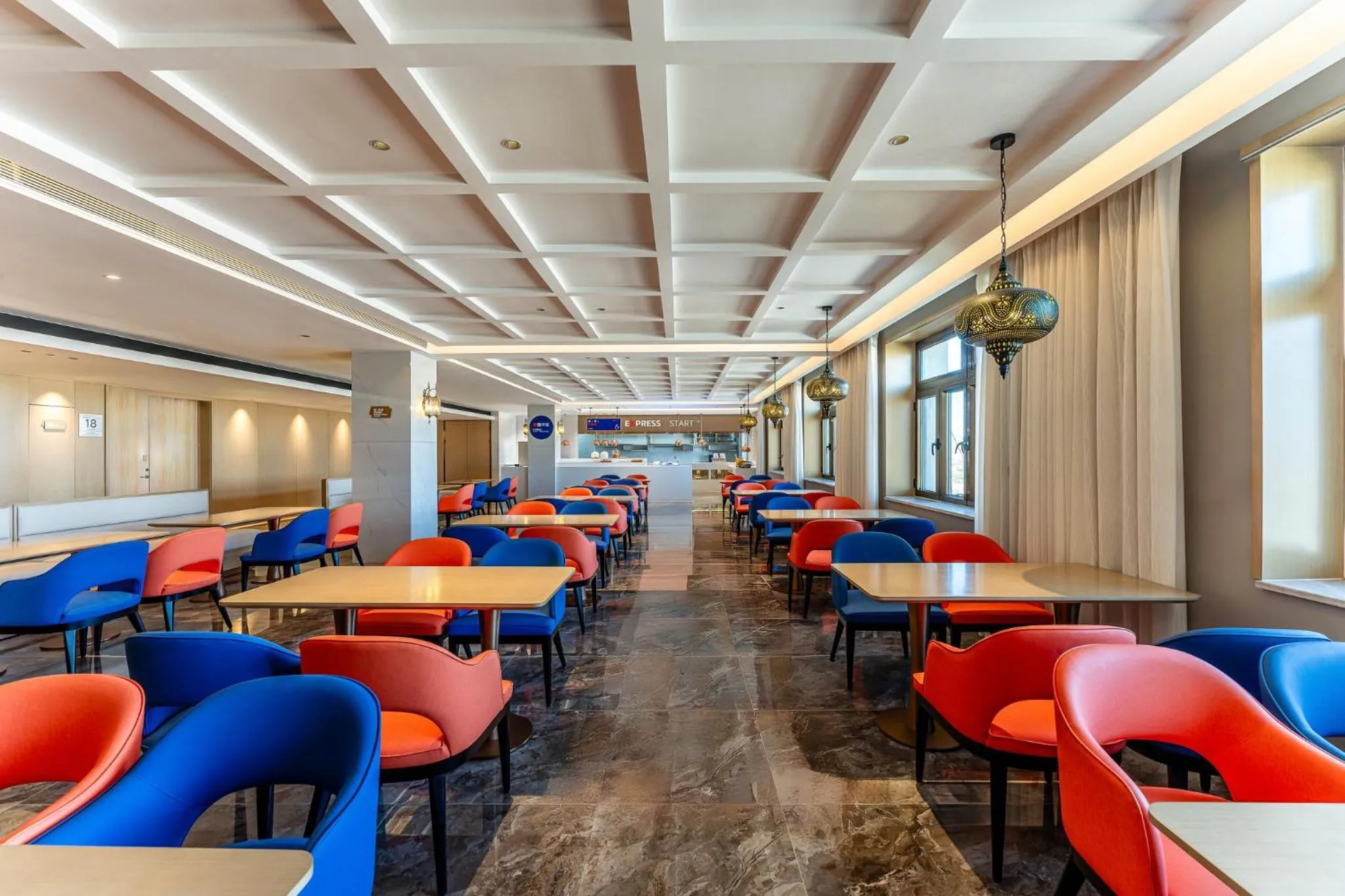 Restaurant/places to eat in Holiday Inn Express Kashgar Downtown by IHG