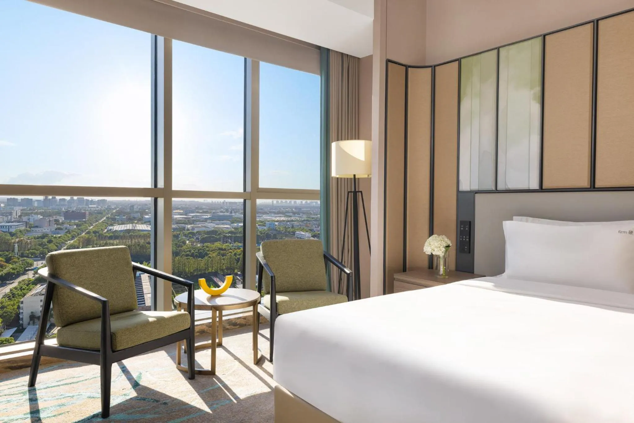 Photo of the whole room, Bed in Holiday Inn Shanghai Minhang Center by IHG