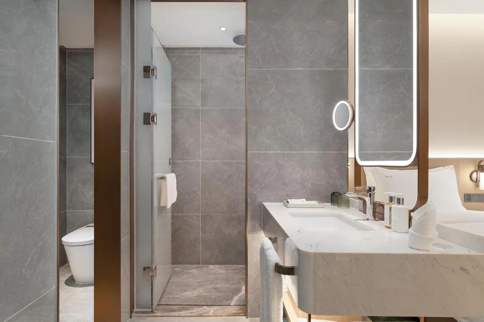 Toilet in Holiday Inn Jinan Thousand Buddha Mountain by IHG