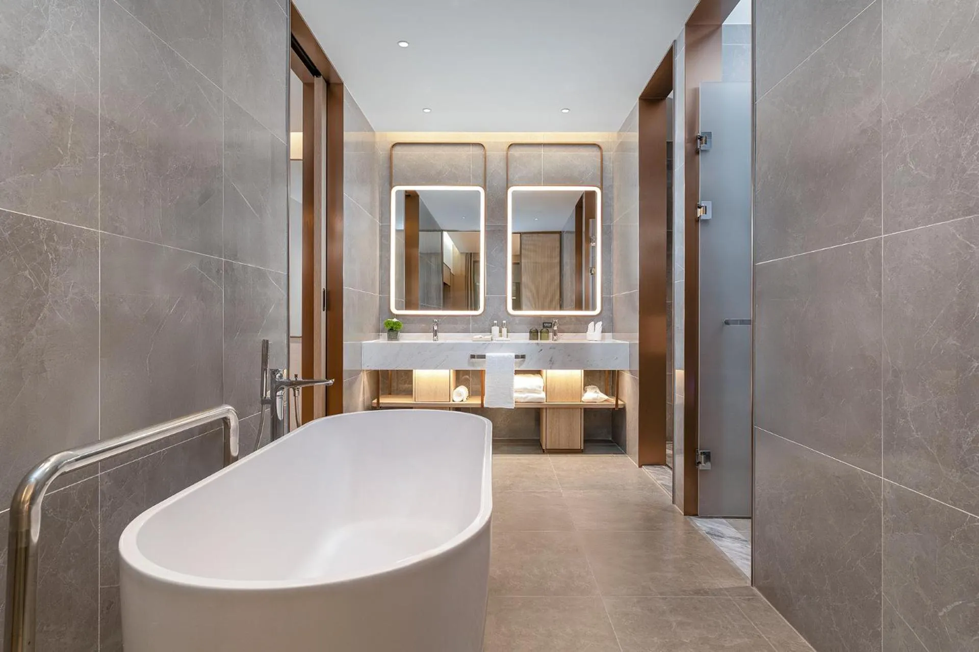 Bathroom in Holiday Inn Jinan Thousand Buddha Mountain by IHG