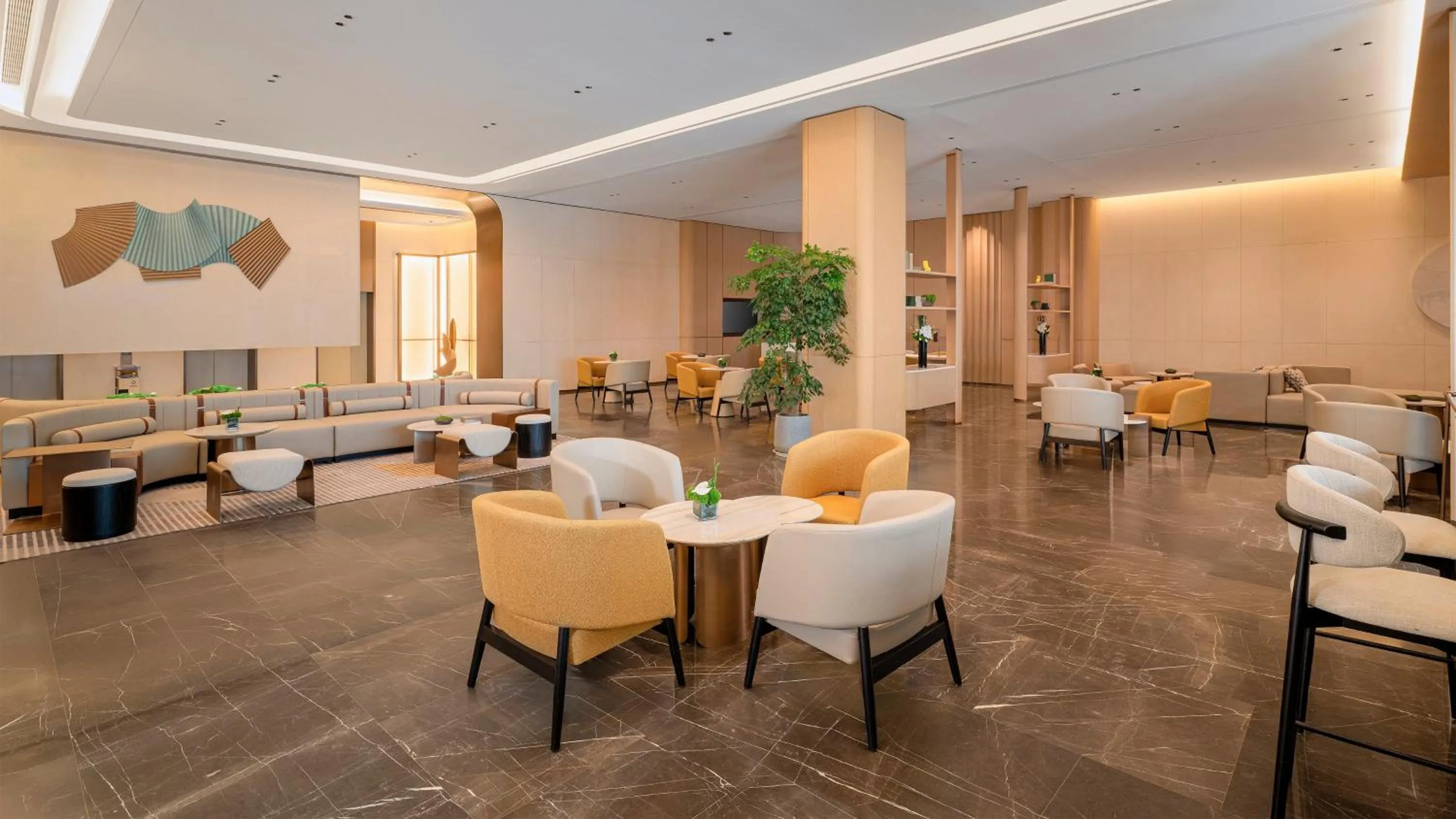 Lounge or bar in Holiday Inn Jinan Thousand Buddha Mountain by IHG