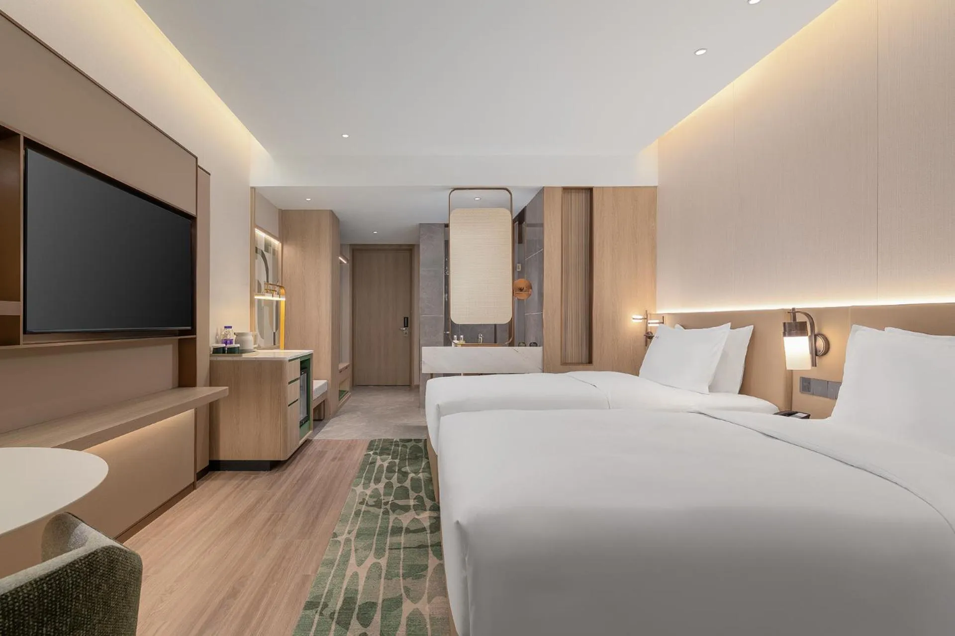 Photo of the whole room, Bed in Holiday Inn Jinan Thousand Buddha Mountain by IHG