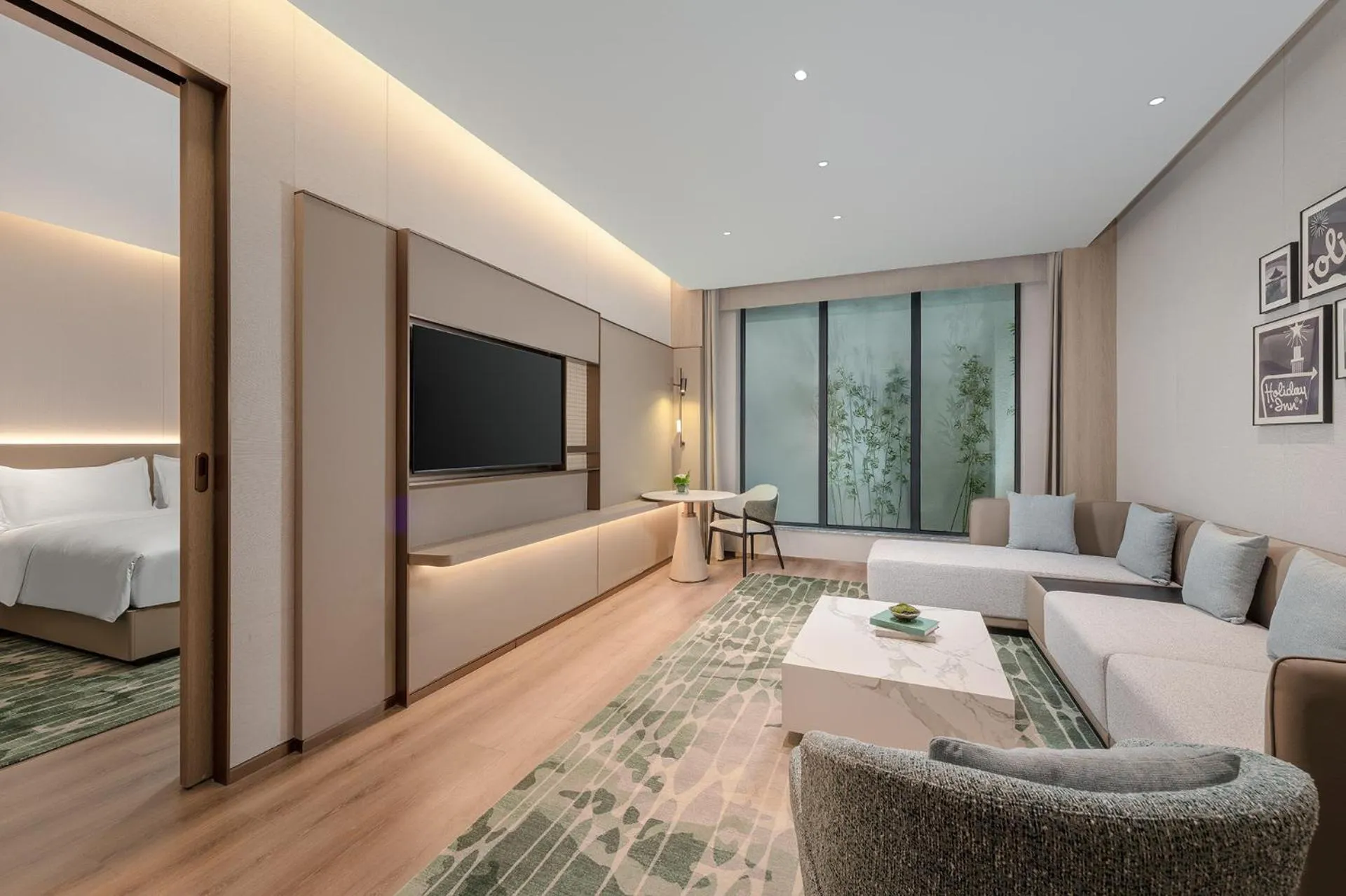 Photo of the whole room, Bed in Holiday Inn Jinan Thousand Buddha Mountain by IHG