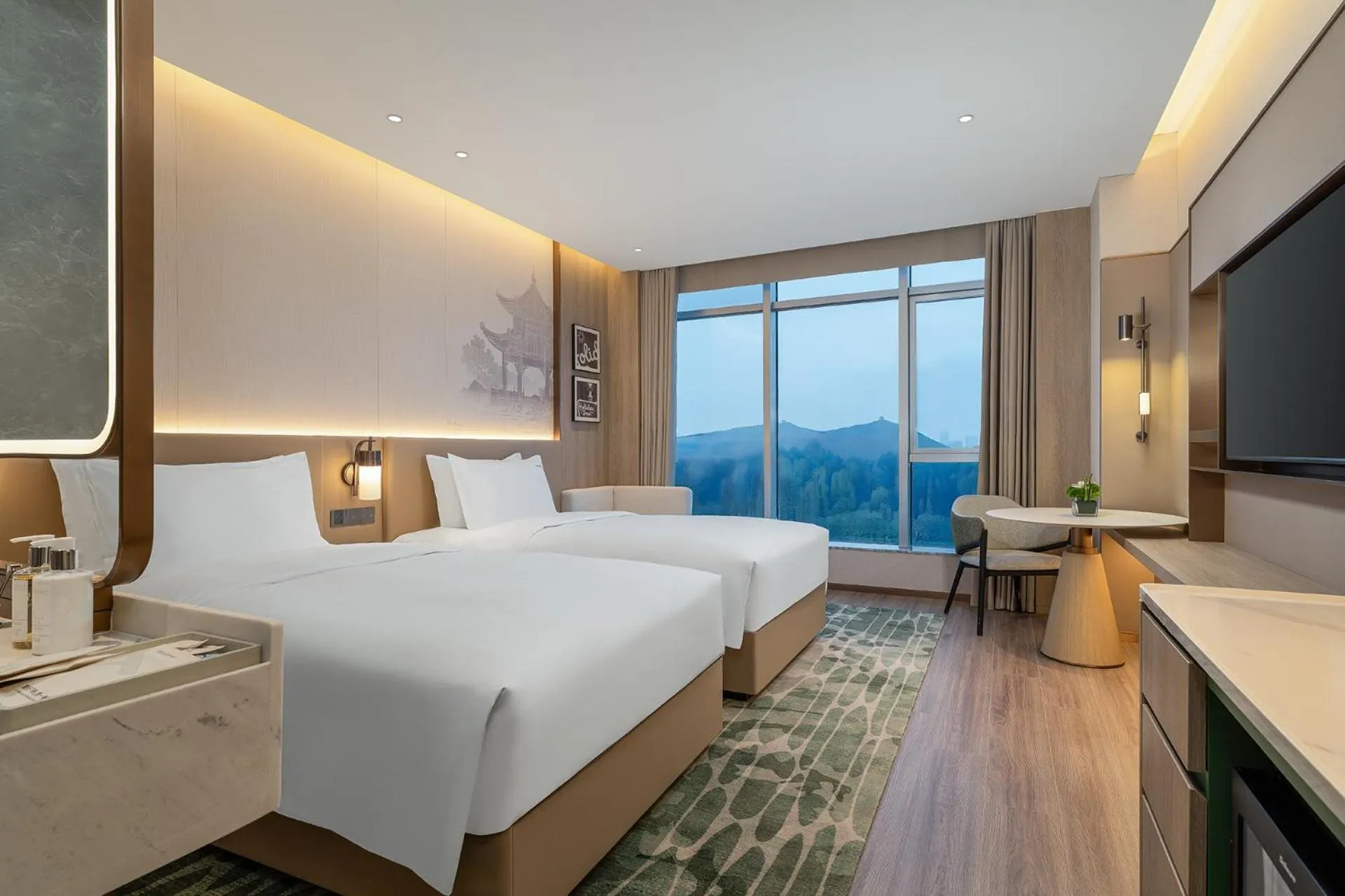 Photo of the whole room, Bed in Holiday Inn Jinan Thousand Buddha Mountain by IHG