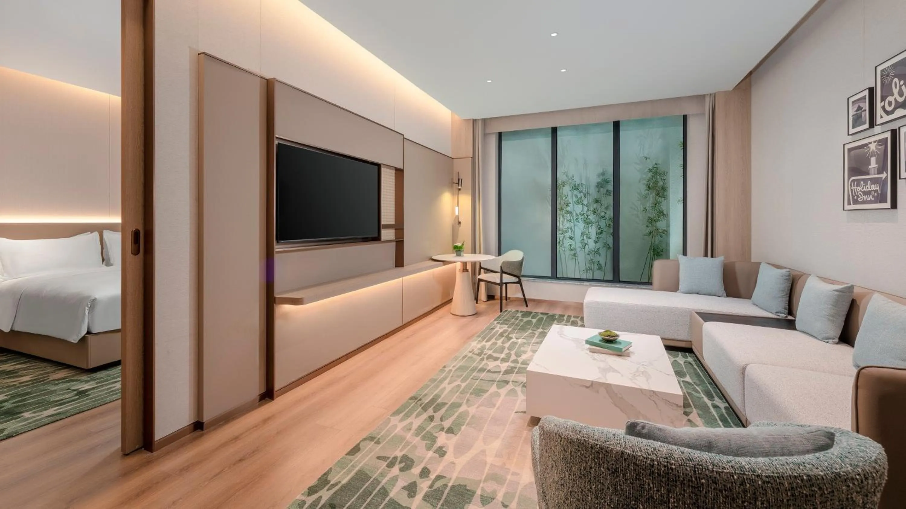 Photo of the whole room, Bed in Holiday Inn Jinan Thousand Buddha Mountain by IHG