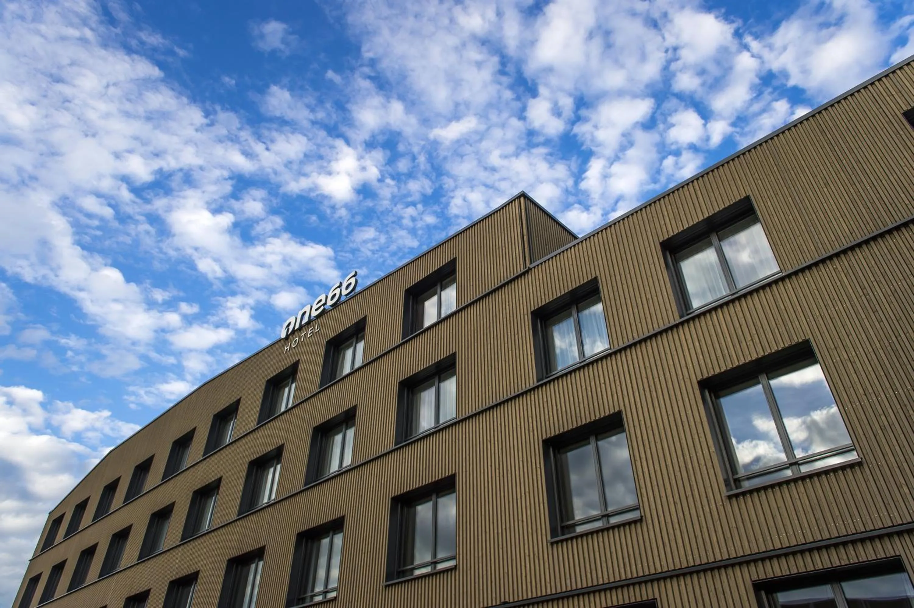 Facade/entrance in Hotel one66 (free parking garage)