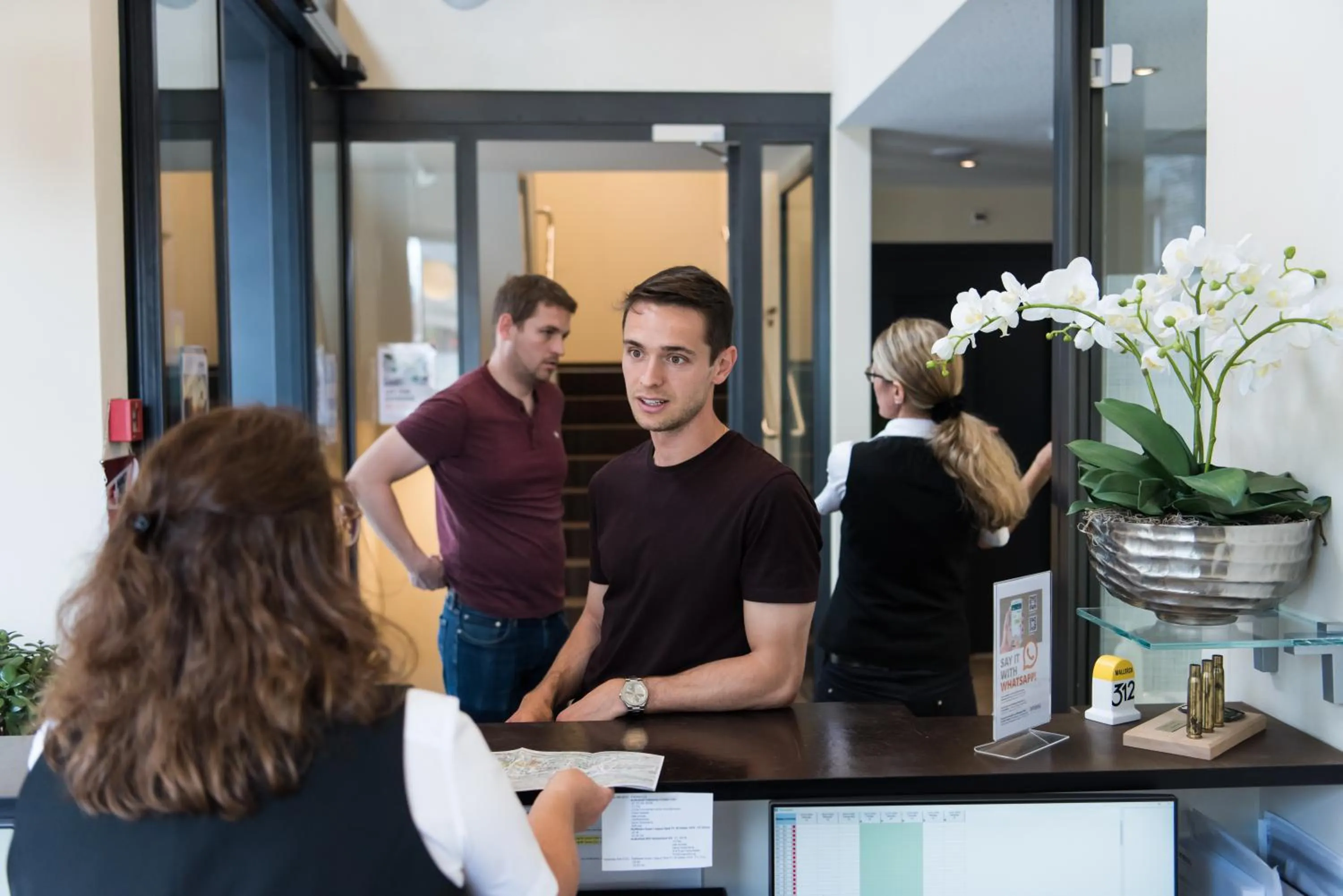 Lobby or reception in Hotel one66 (free parking garage)