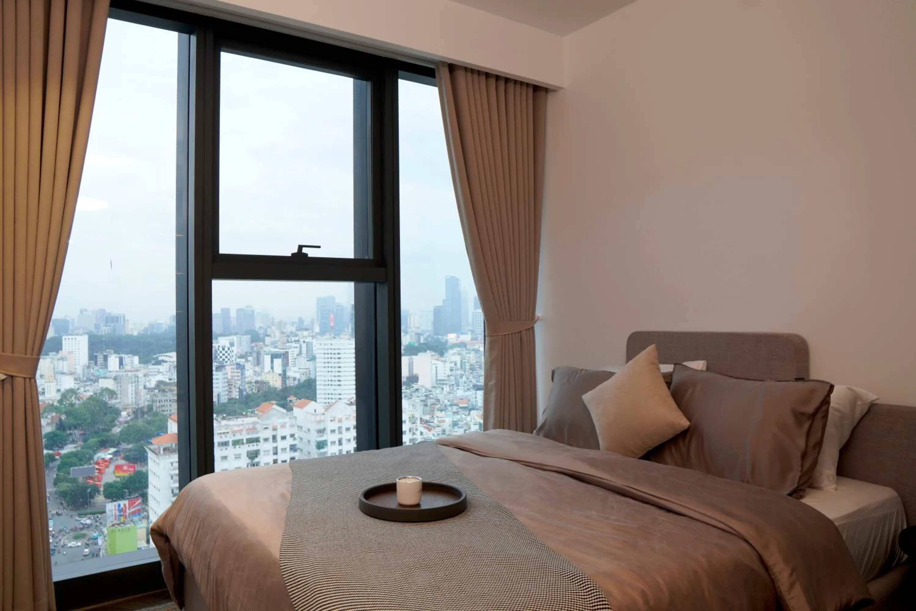 Bed in Lancaster Legacy Hotel & Apartments