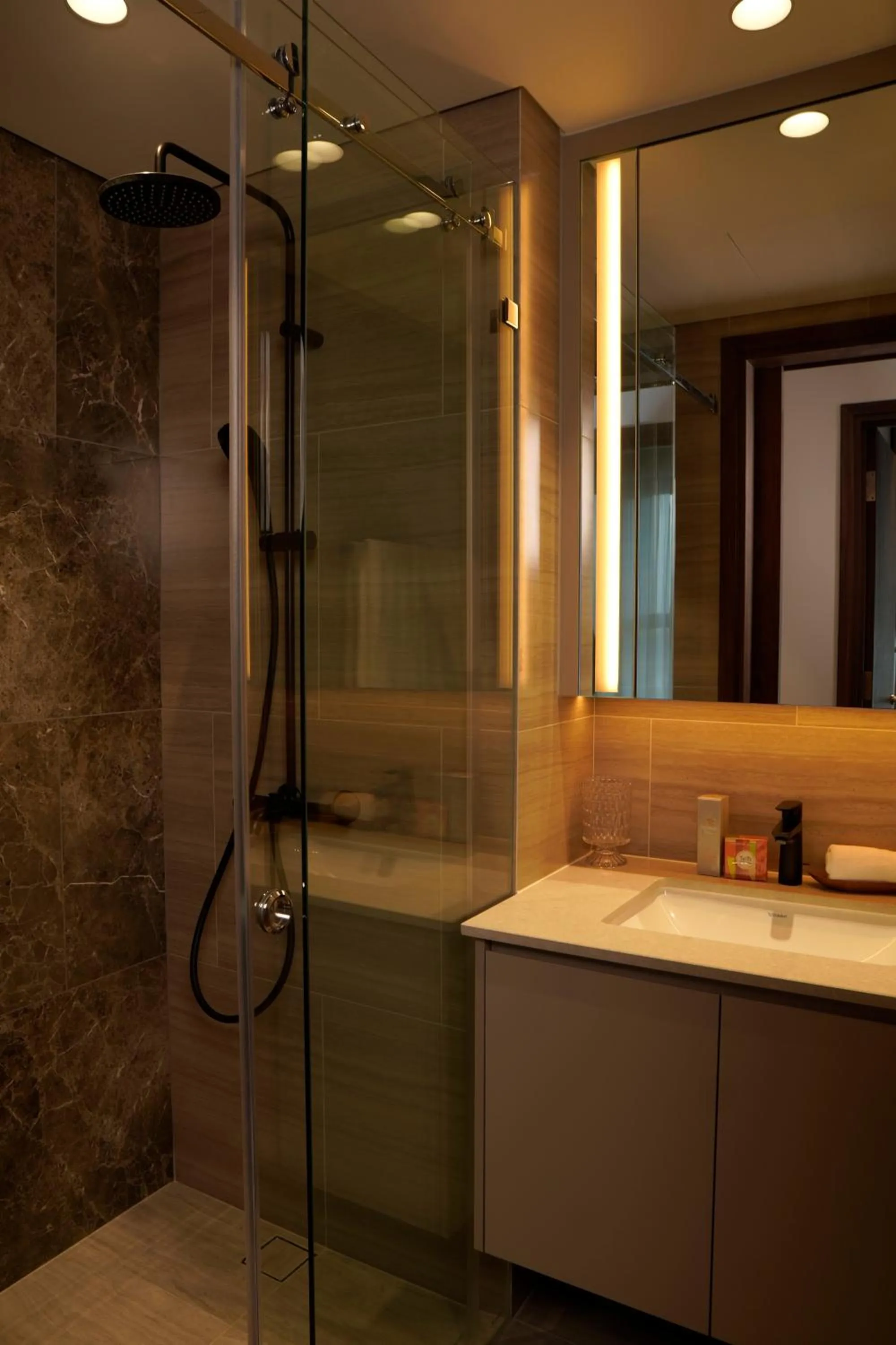 Lancaster Legacy Hotel & Apartments