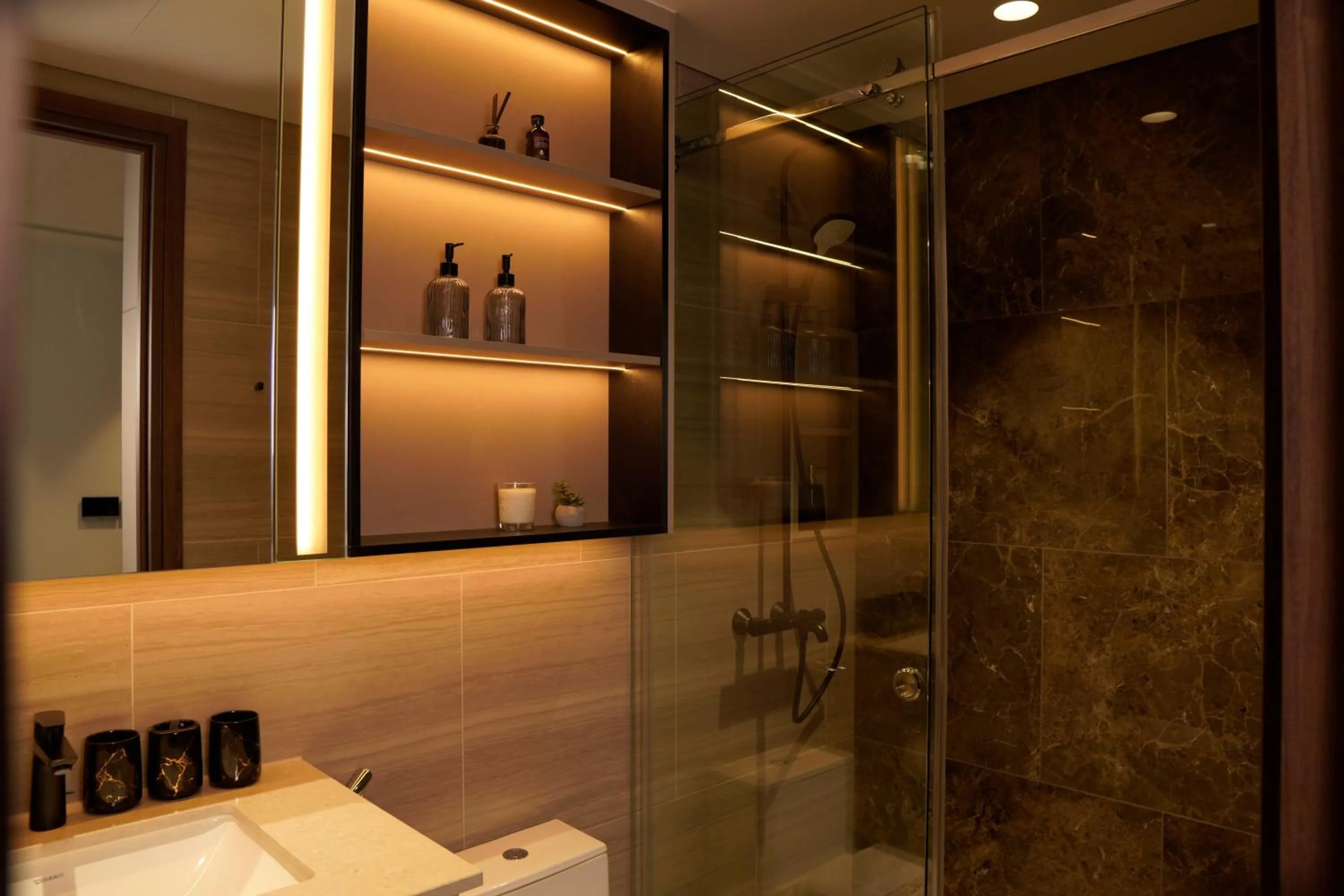 Lancaster Legacy Hotel & Apartments