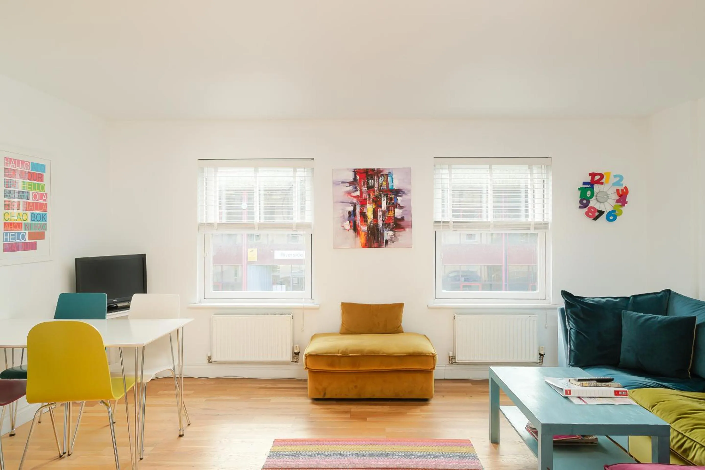 Living room in Bath Breaks Apartments